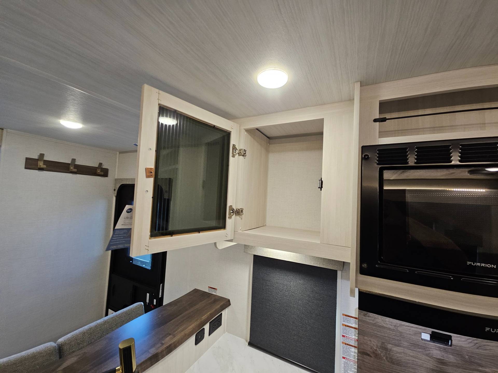 2026 Forest River RV 2026 Forest River RV Surveyor - thumbnail 17