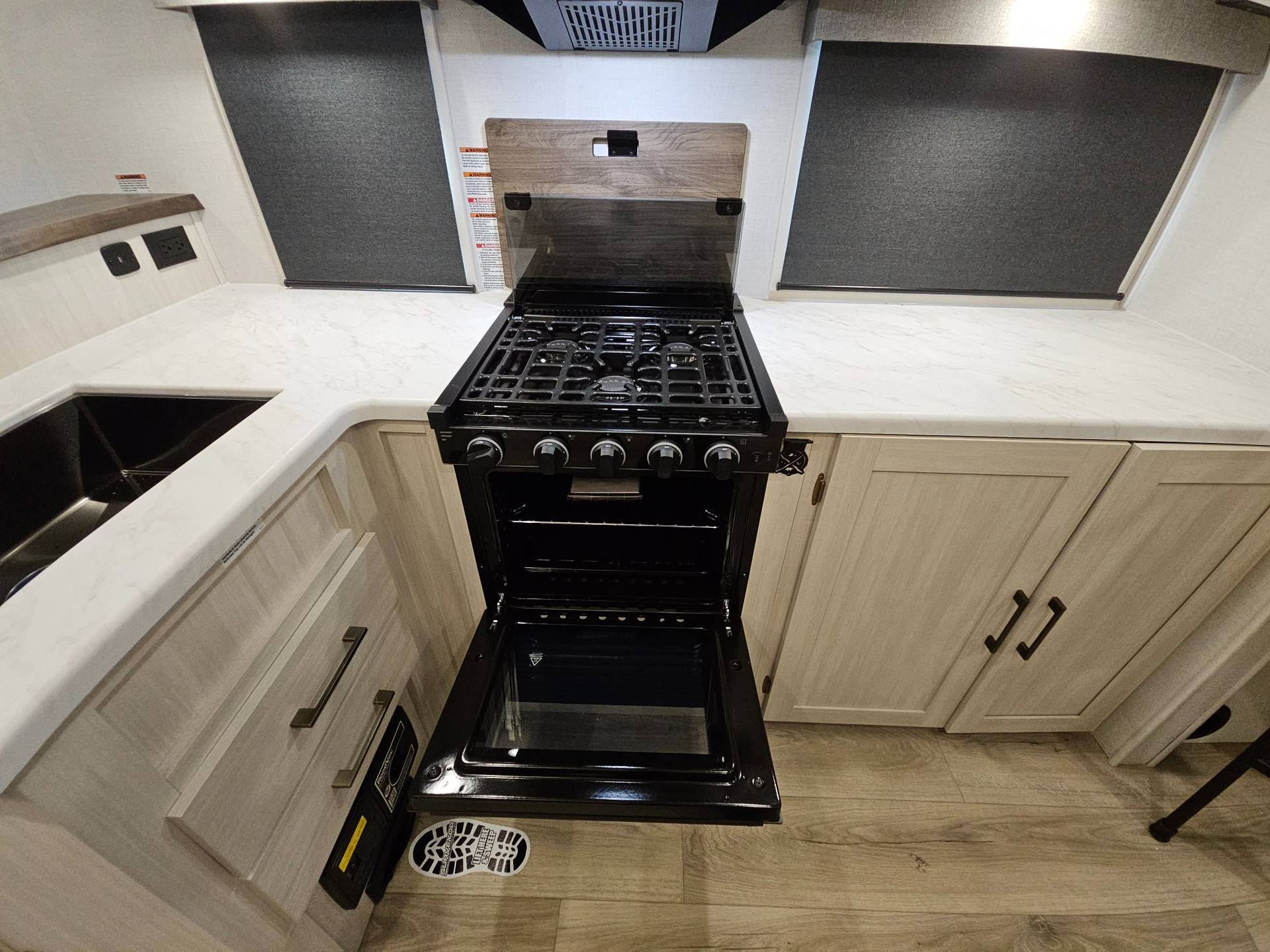 2026 Forest River RV 2026 Forest River RV Surveyor - thumbnail 19