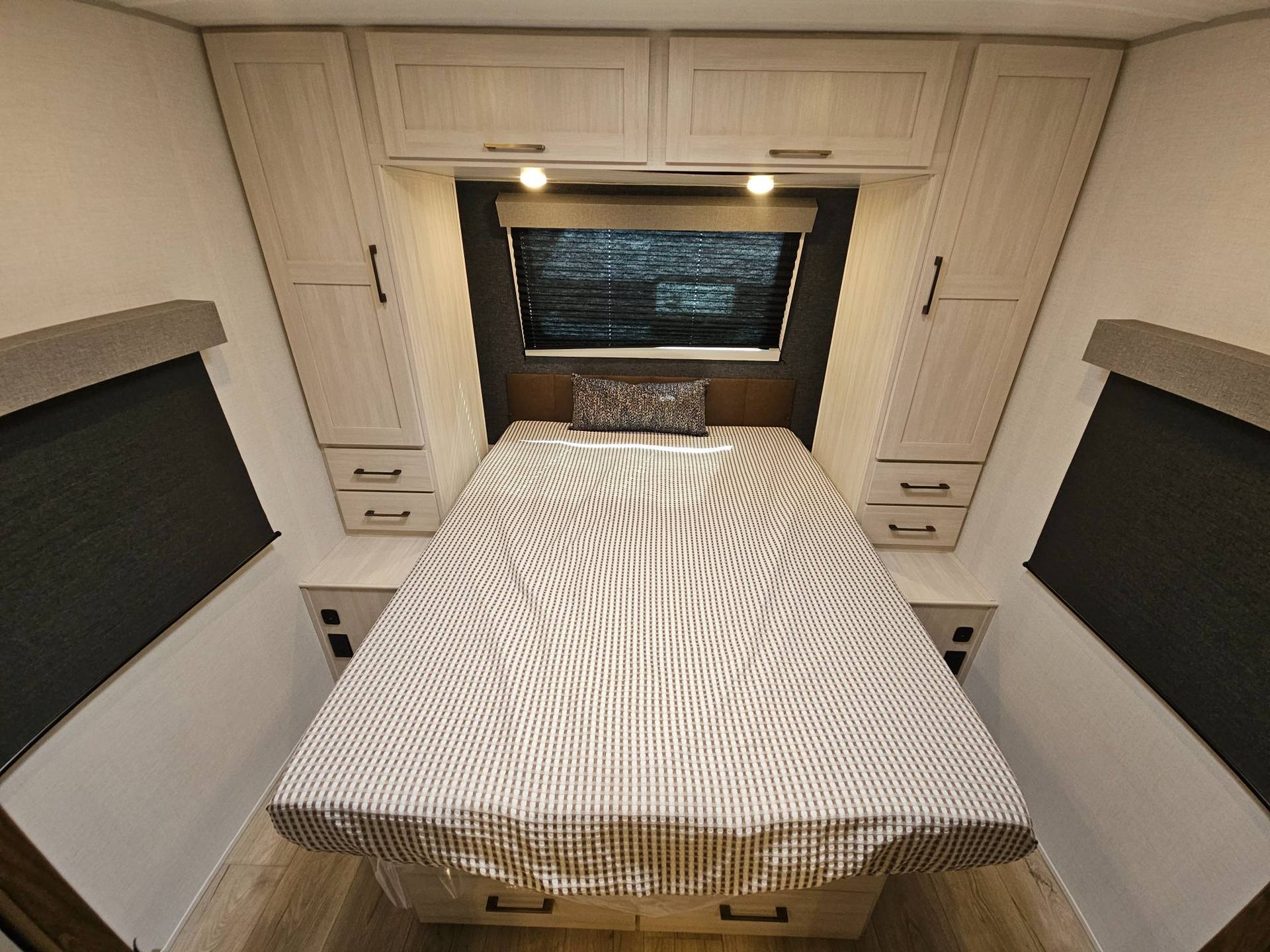 2026 Forest River RV 2026 Forest River RV Surveyor - thumbnail 25