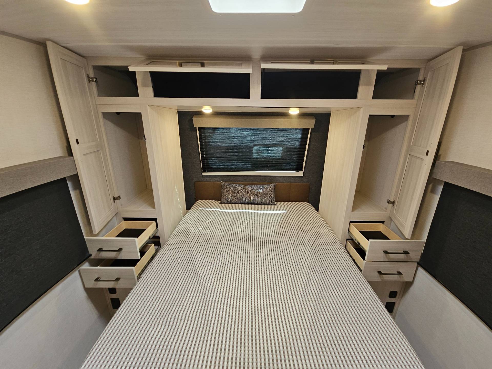 2026 Forest River RV 2026 Forest River RV Surveyor - thumbnail 27