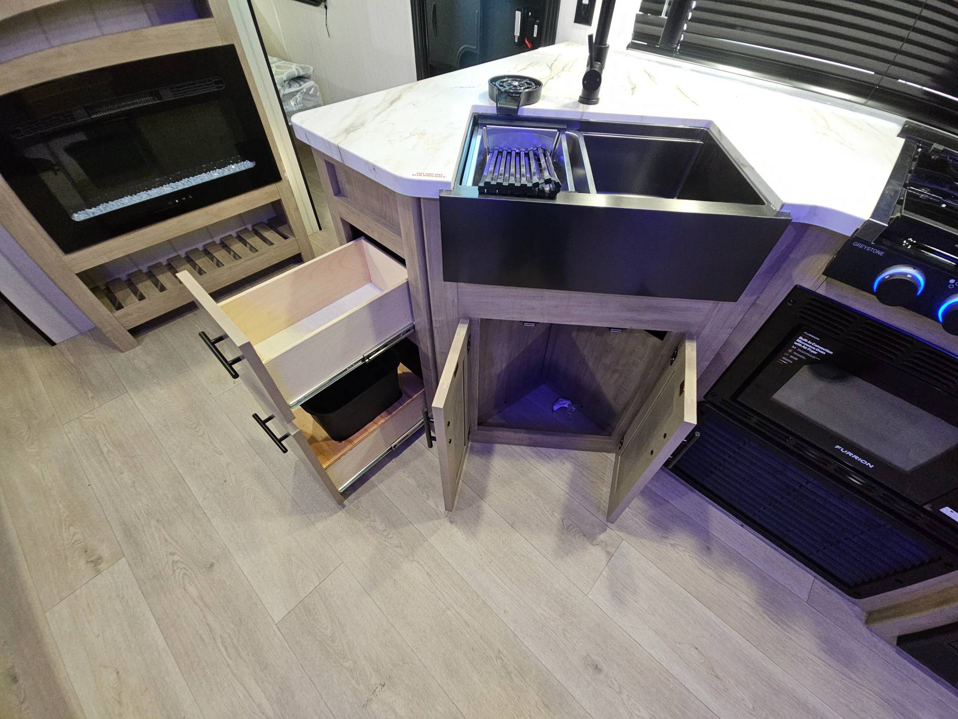 2026 Forest River RV 2026 Forest River RV Cherokee Grey Wolf - thumbnail 18