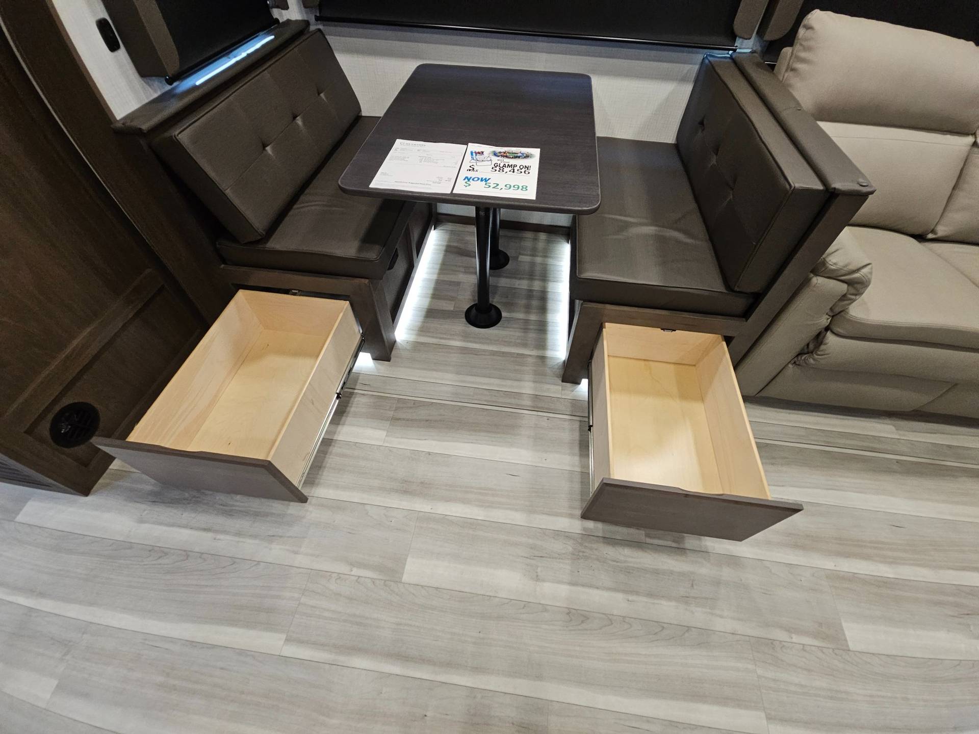 2026 Keystone RV 2026 Keystone RV Cougar Half-Ton - thumbnail 9