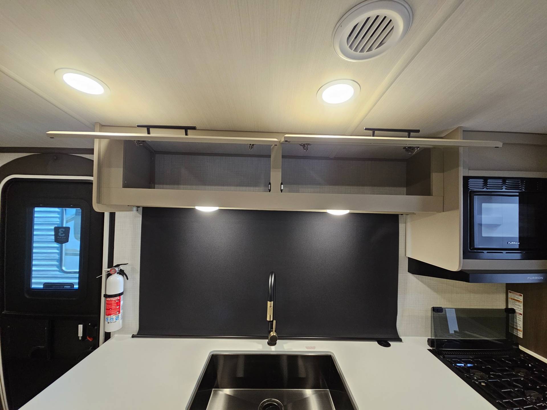 2026 Keystone RV 2026 Keystone RV Cougar Half-Ton - thumbnail 15