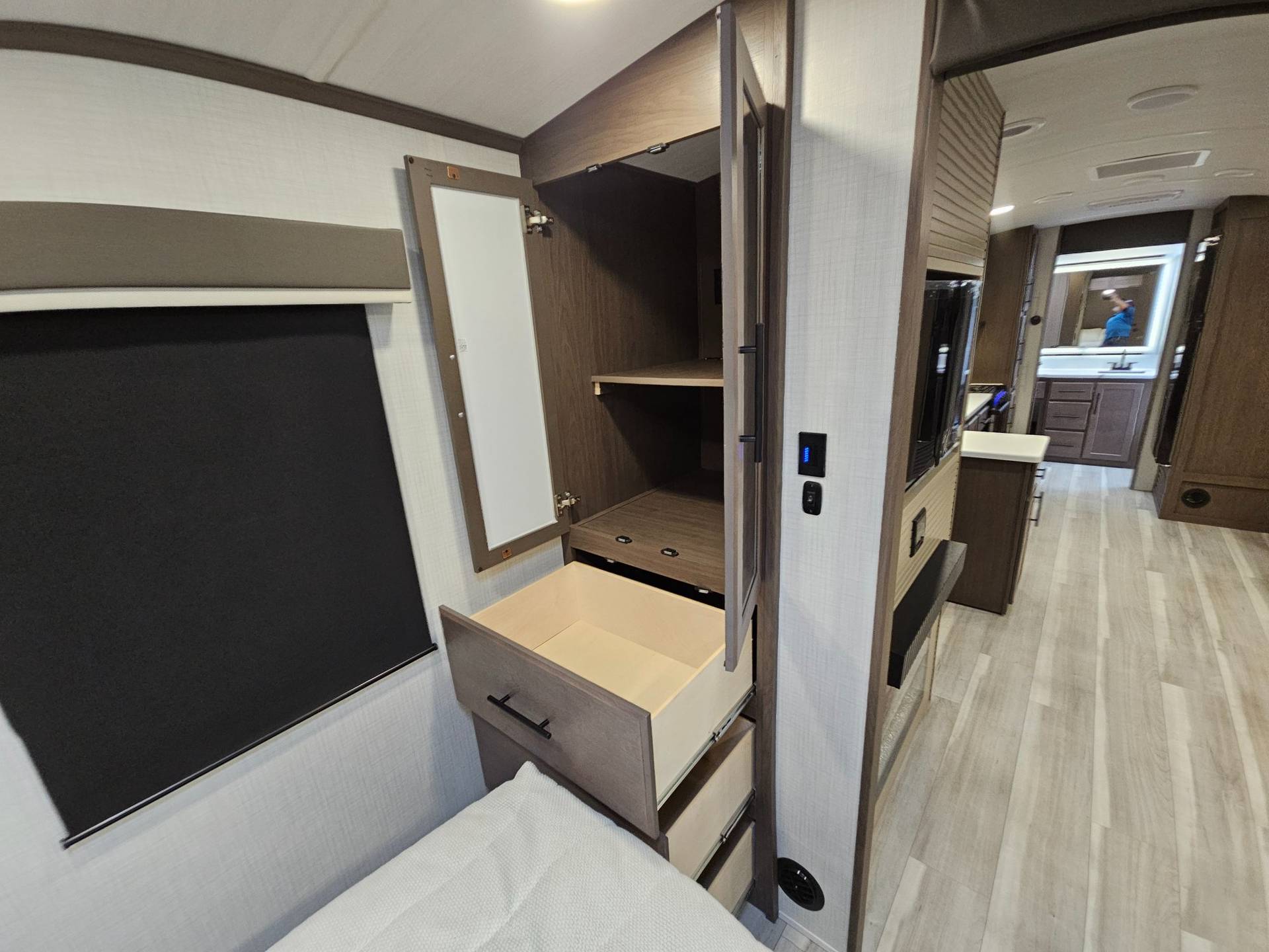 2026 Keystone RV 2026 Keystone RV Cougar Half-Ton - thumbnail 22