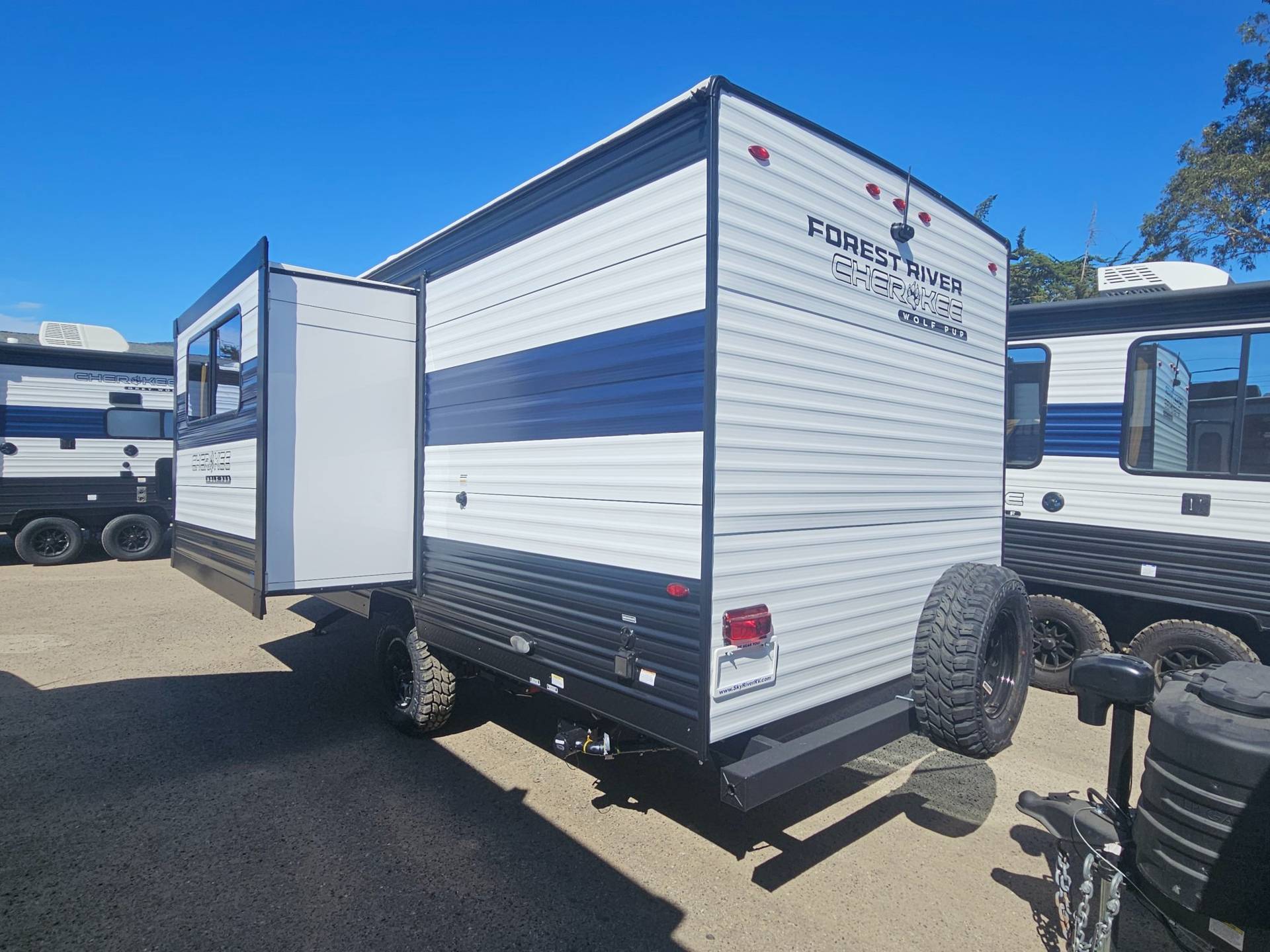 2026 Forest River RV 2026 Forest River RV Cherokee Wolf Pup - thumbnail 4