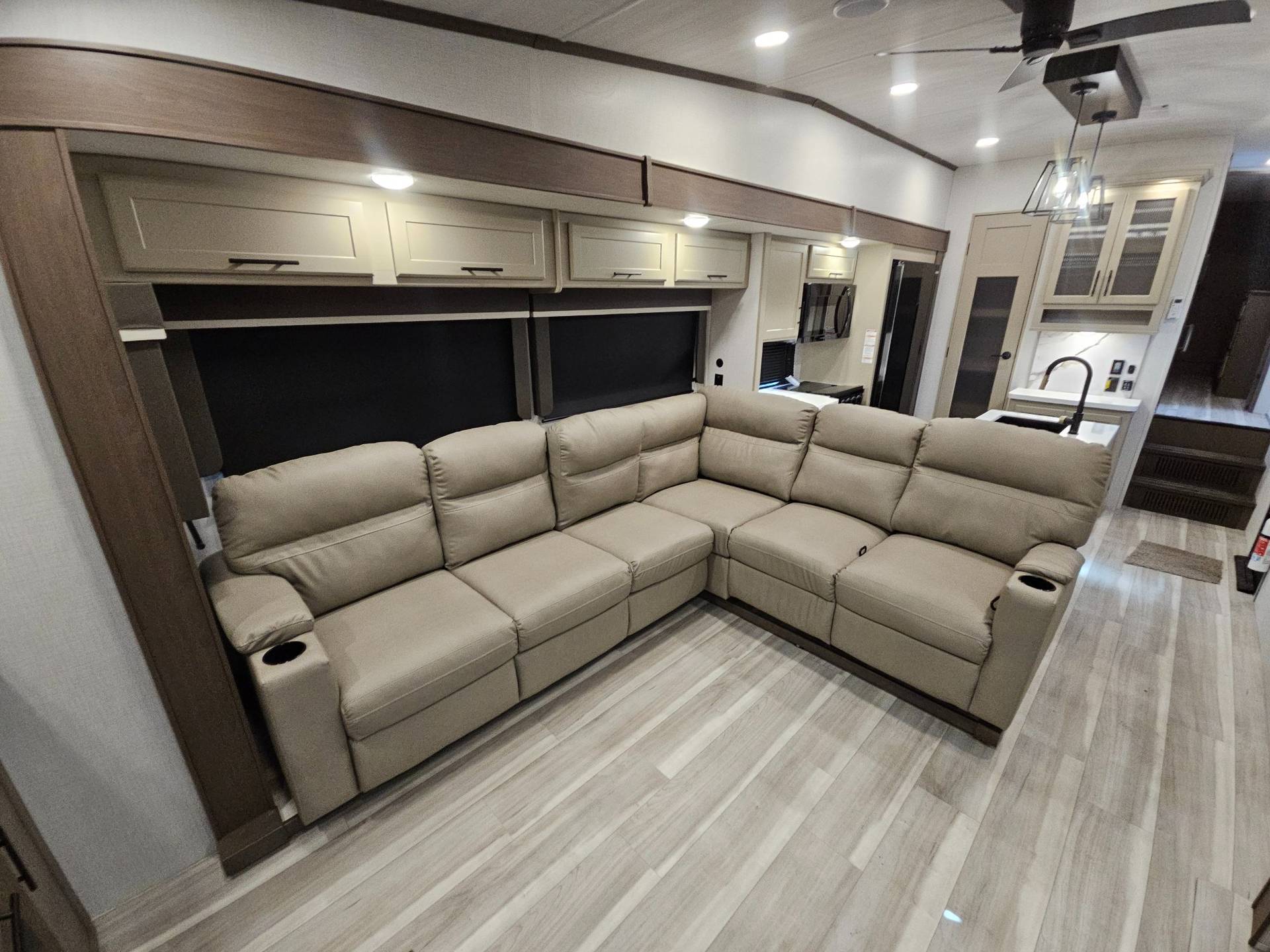 2026 Keystone RV 2026 Keystone RV Cougar - thumbnail 13