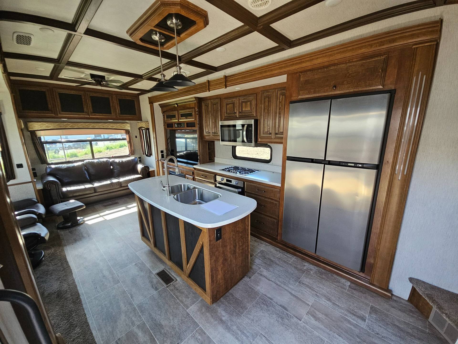 2019 Heartland 2019 Heartland Bighorn - thumbnail 4