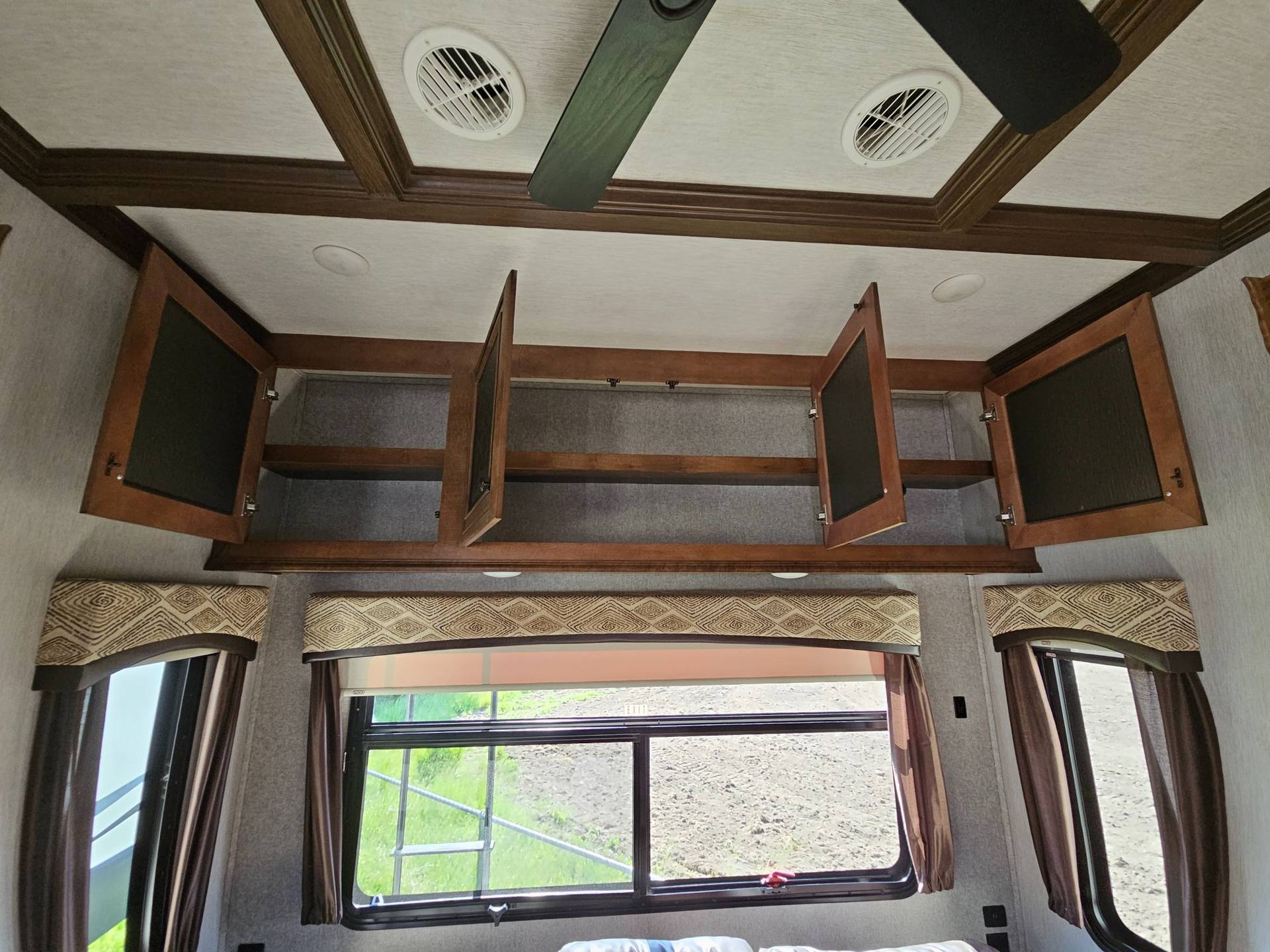 2019 Heartland 2019 Heartland Bighorn - thumbnail 10