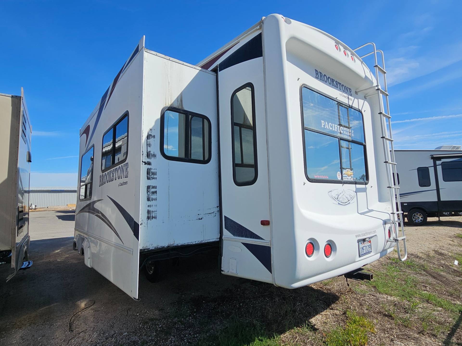 2011 Coachmen 2011 Coachmen Brookstone - thumbnail 3