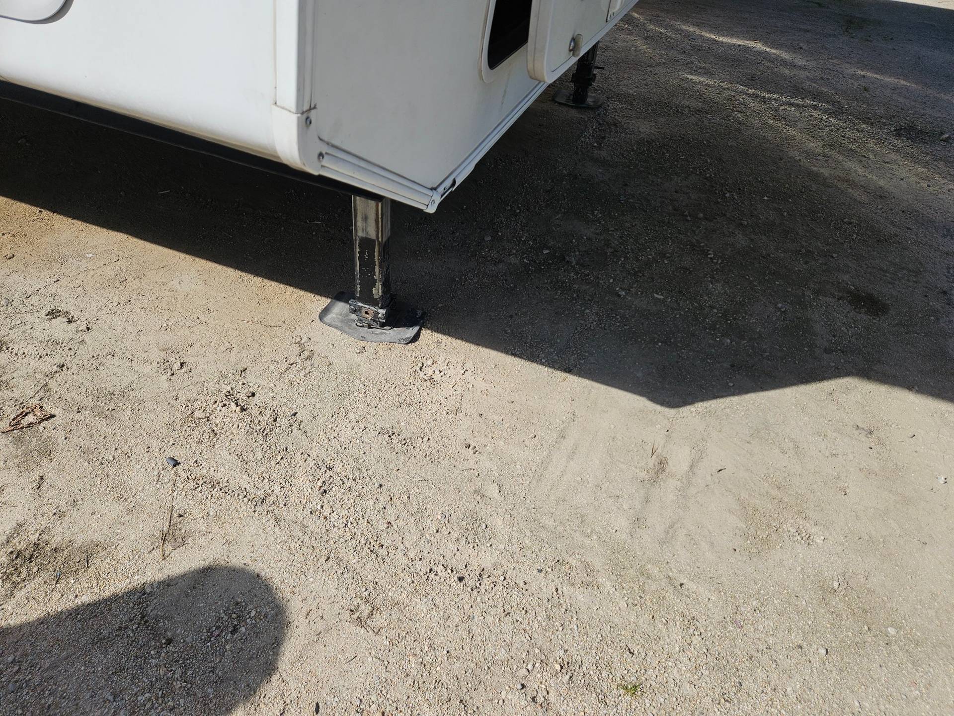 2011 Coachmen 2011 Coachmen Brookstone - thumbnail 19