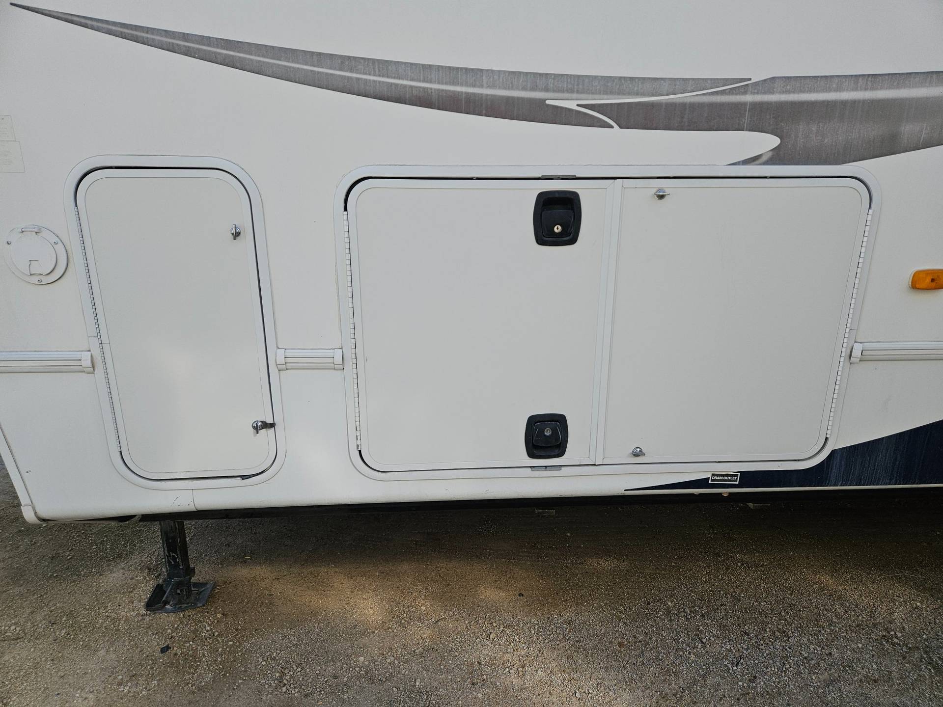 2011 Coachmen 2011 Coachmen Brookstone - thumbnail 25