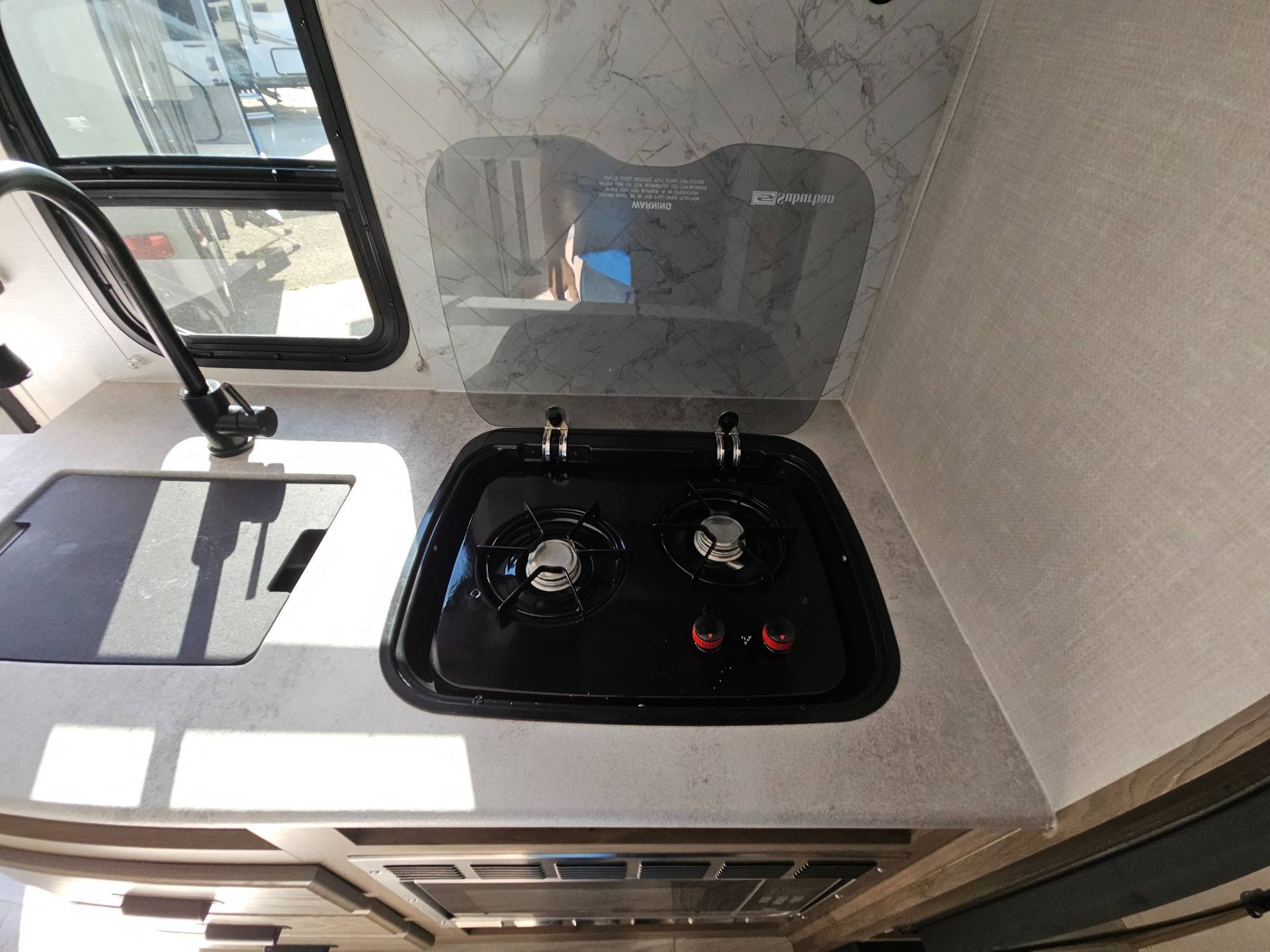 2022 Forest River RV 2022 Forest River RV Surveyor Legend - thumbnail 13