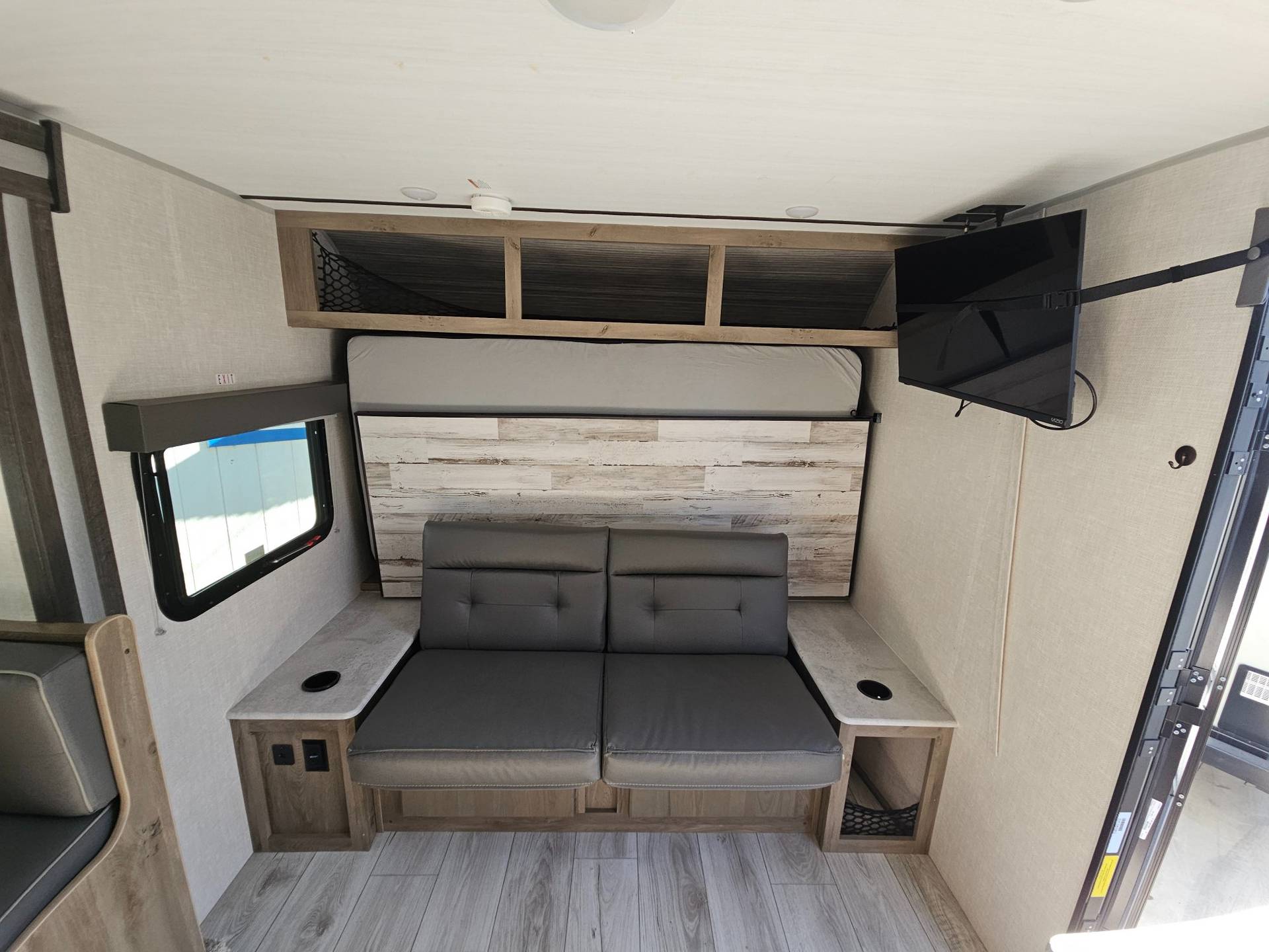 2022 Forest River RV 2022 Forest River RV Surveyor Legend - thumbnail 17