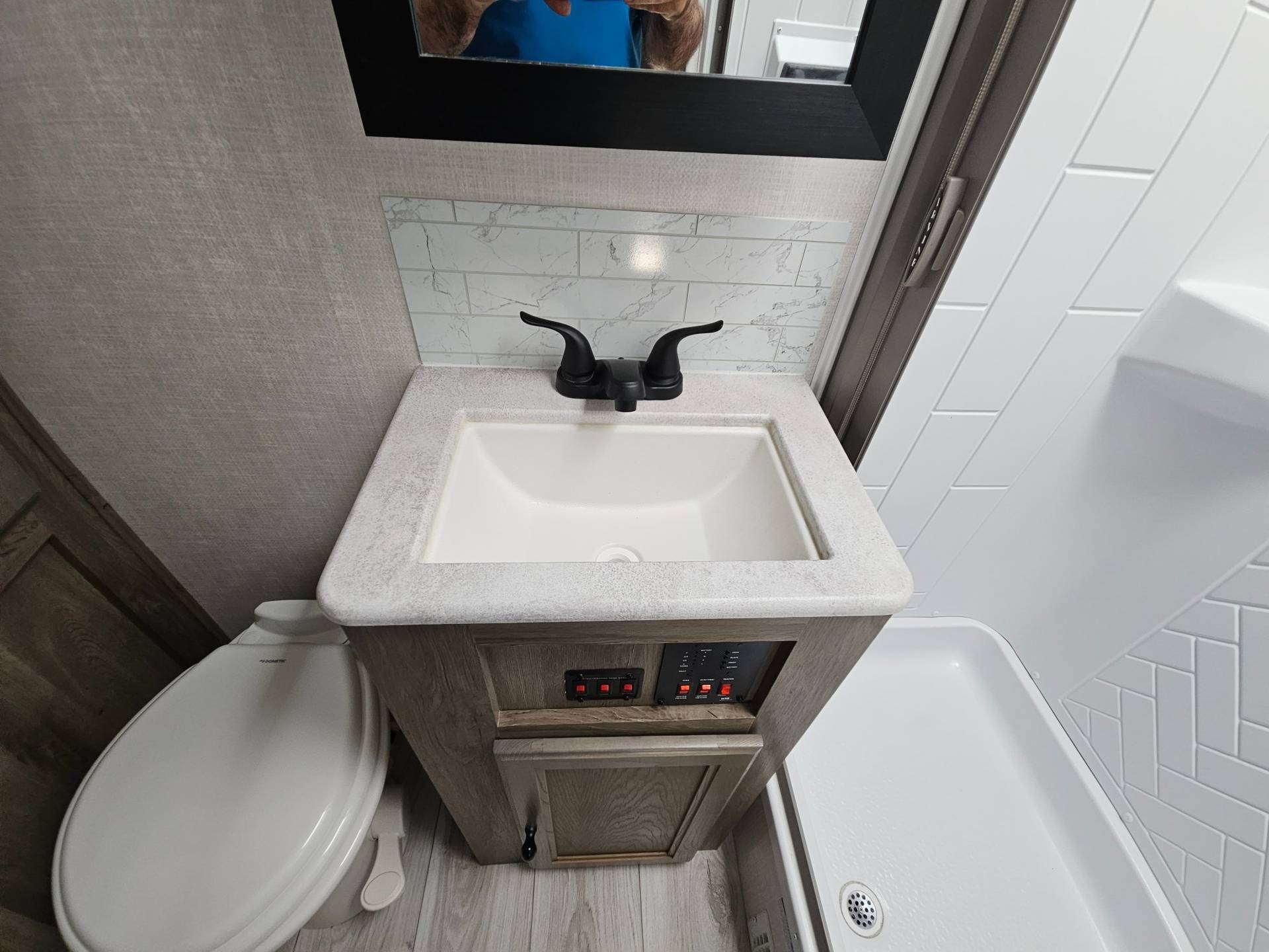 2022 Forest River RV 2022 Forest River RV Surveyor Legend - thumbnail 26