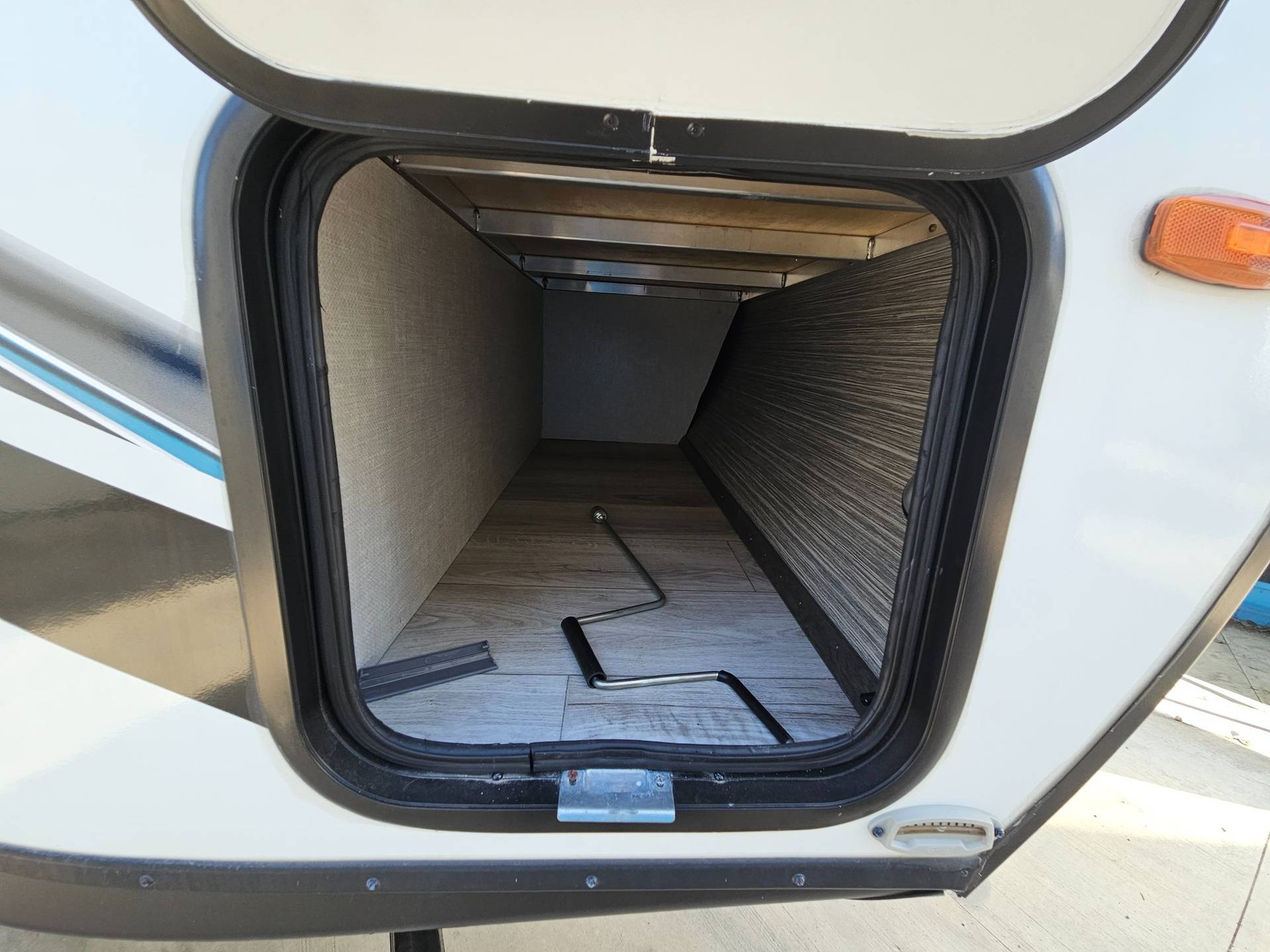 2022 Forest River RV 2022 Forest River RV Surveyor Legend - thumbnail 32