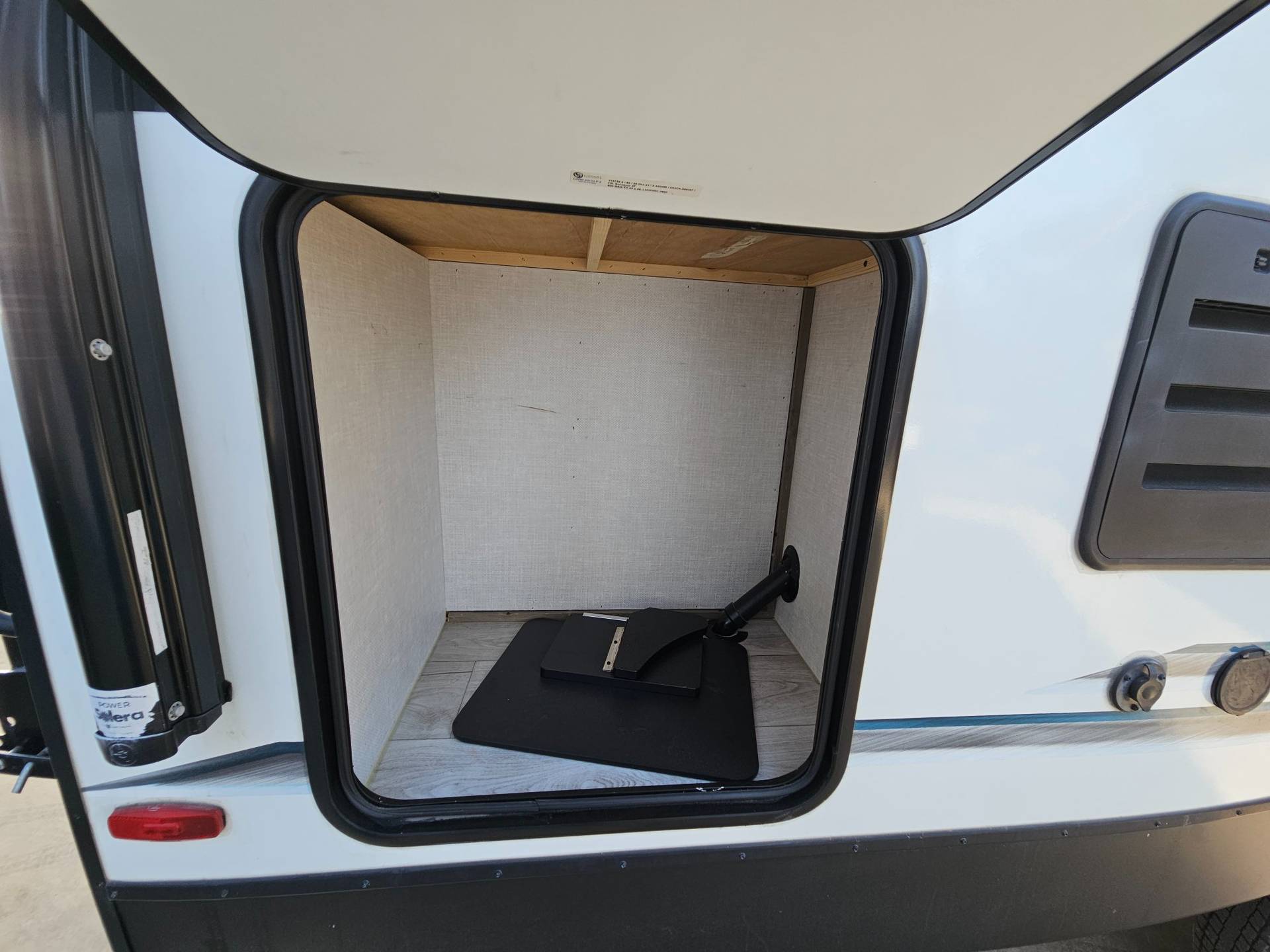 2022 Forest River RV 2022 Forest River RV Surveyor Legend - thumbnail 38