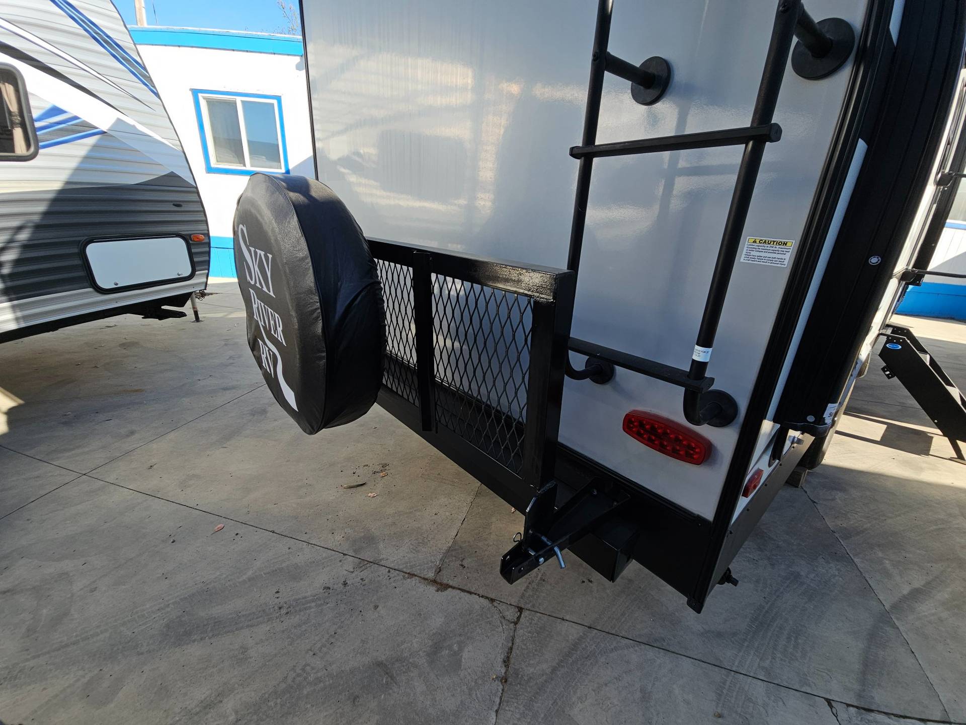 2022 Forest River RV 2022 Forest River RV Surveyor Legend - thumbnail 39