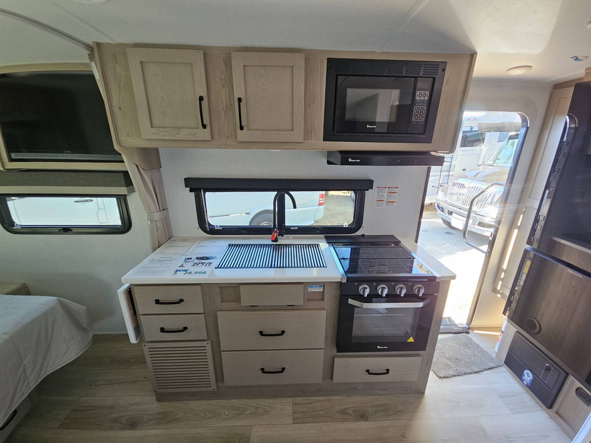 2025 Forest River RV 2025 Forest River RV Rockwood Mini Lite - thumbnail 13