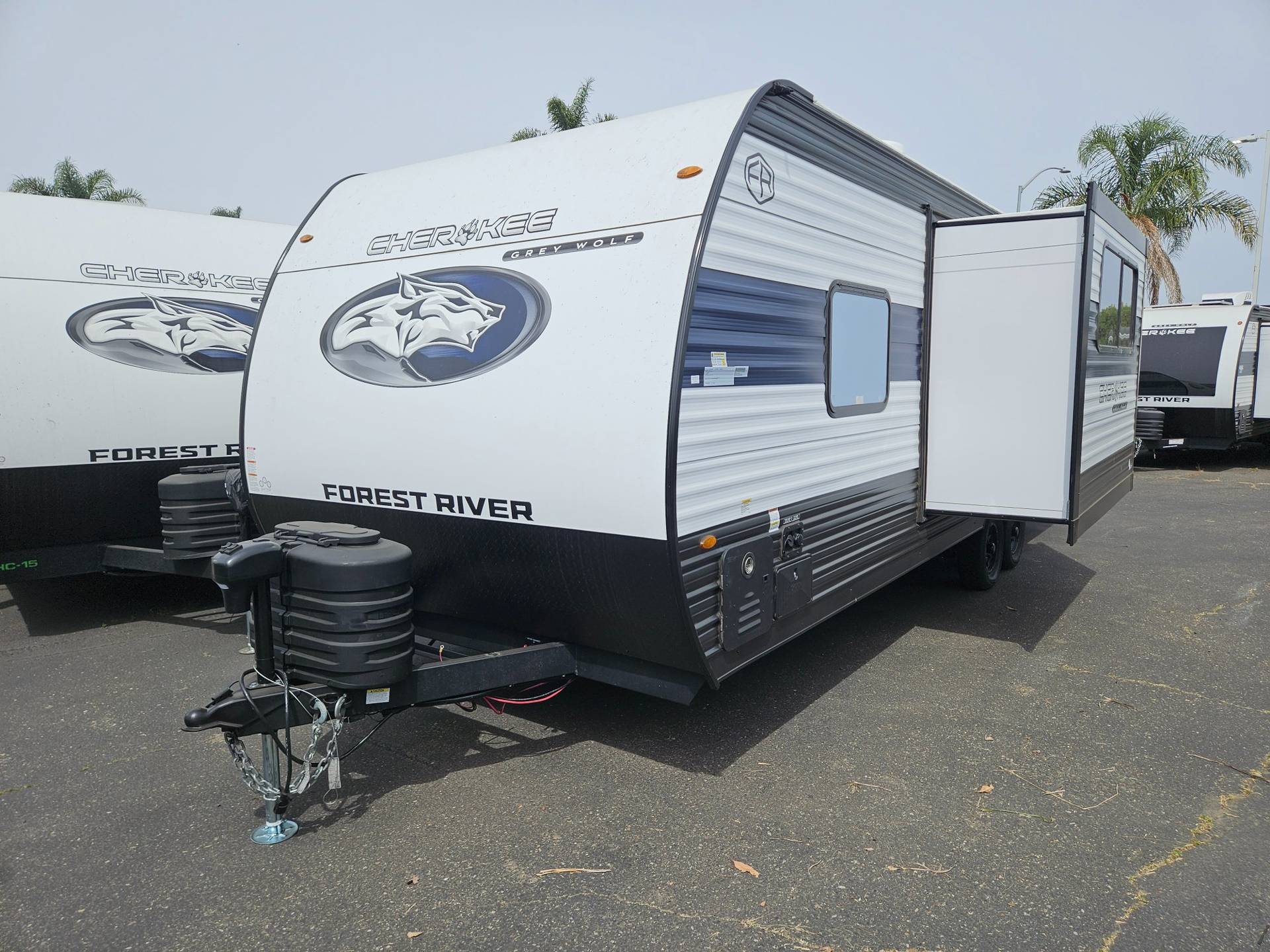 2026 Forest River RV 2026 Forest River RV Cherokee Grey Wolf - thumbnail 5