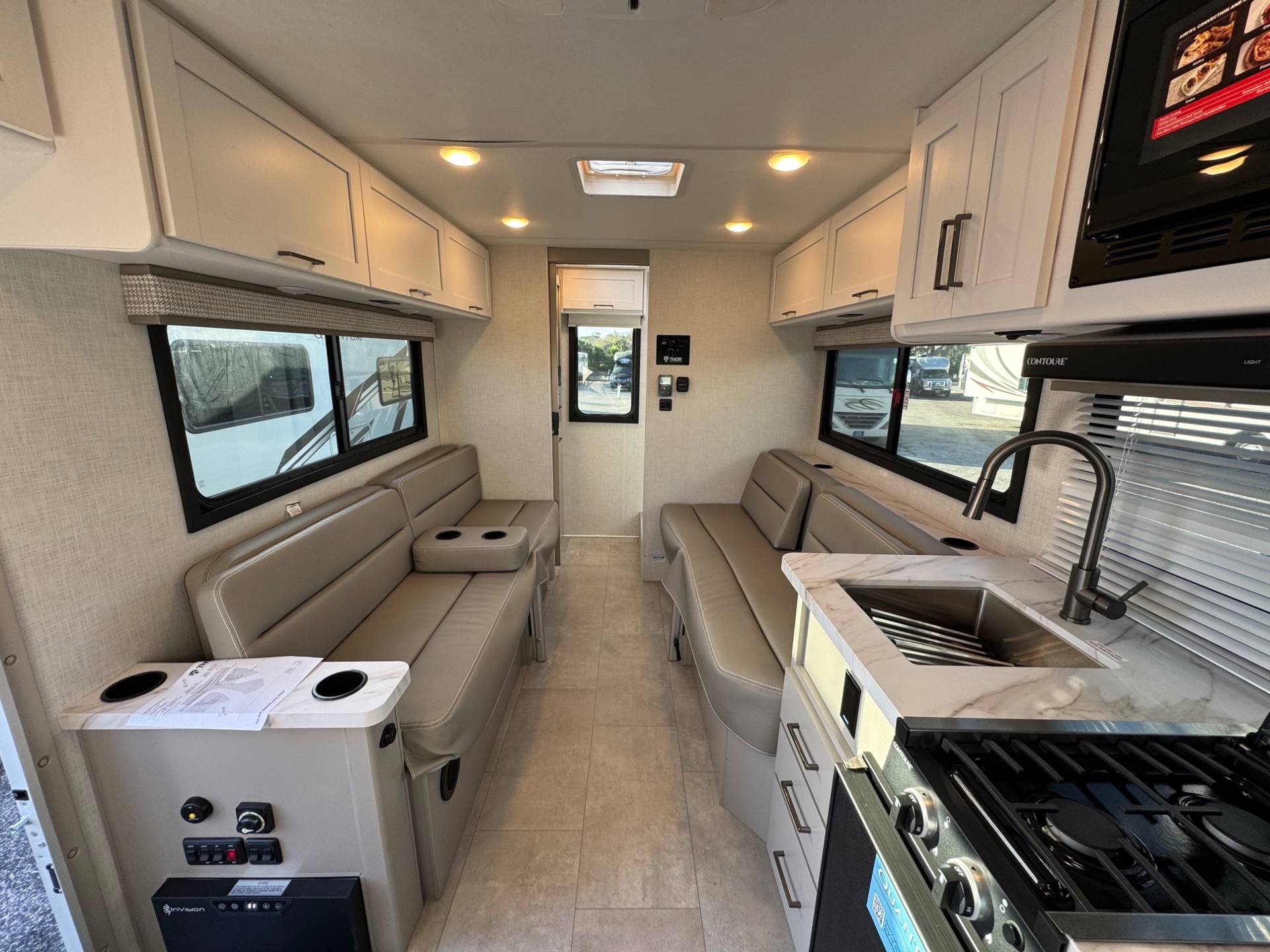 2026 Thor Motor Coach 2026 Thor Motor Coach Quantum - thumbnail 7