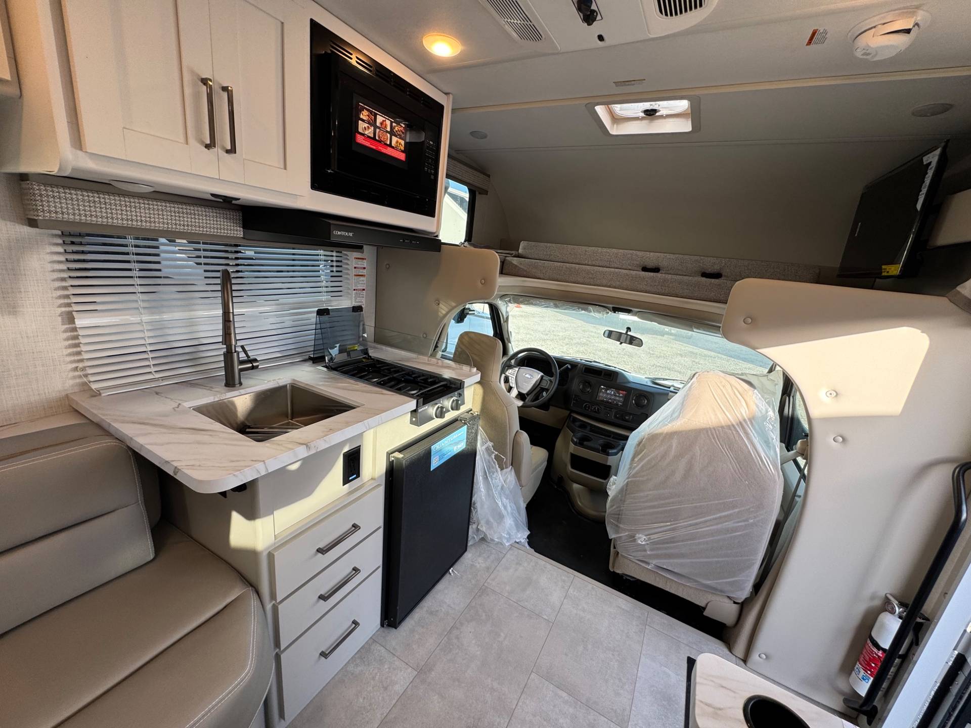 2026 Thor Motor Coach 2026 Thor Motor Coach Quantum - thumbnail 9