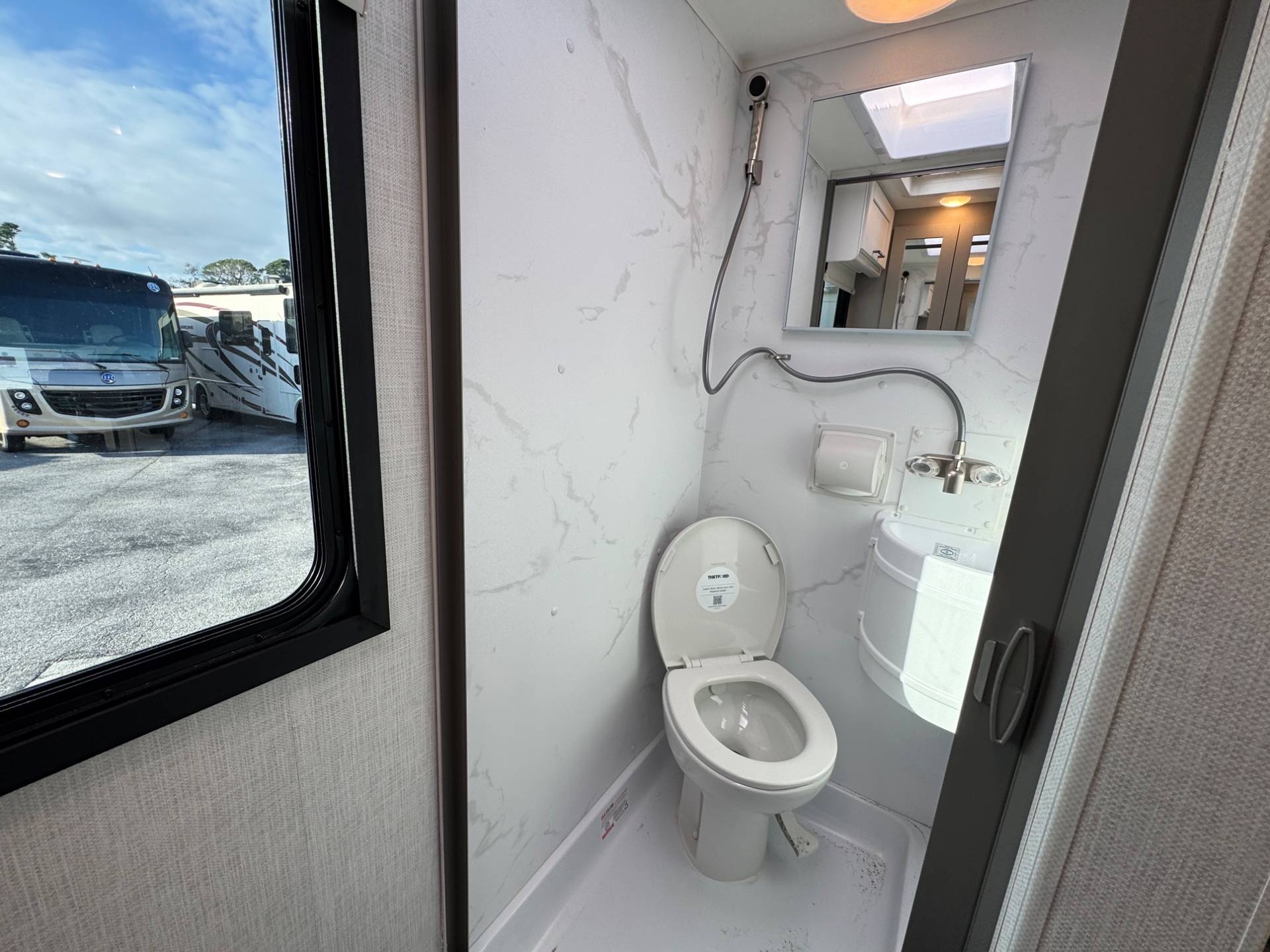 2026 Thor Motor Coach 2026 Thor Motor Coach Quantum - thumbnail 16