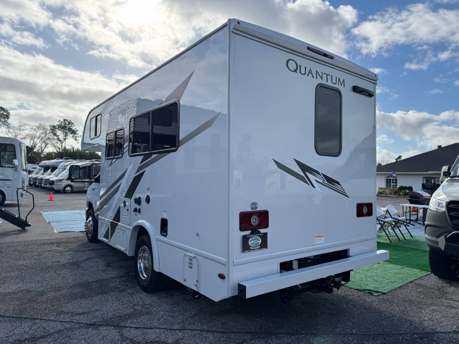 2026 Thor Motor Coach 2026 Thor Motor Coach Quantum - thumbnail 4