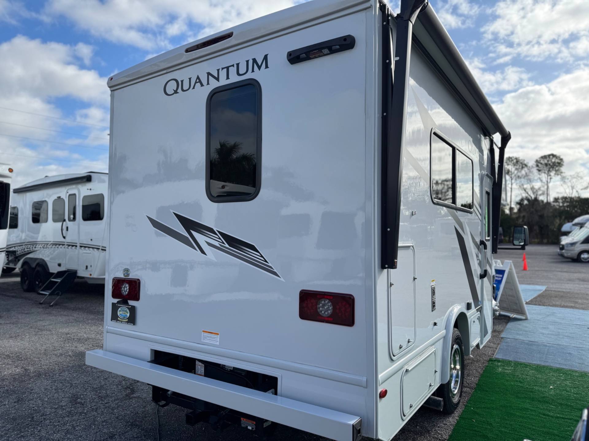 2026 Thor Motor Coach 2026 Thor Motor Coach Quantum - thumbnail 5