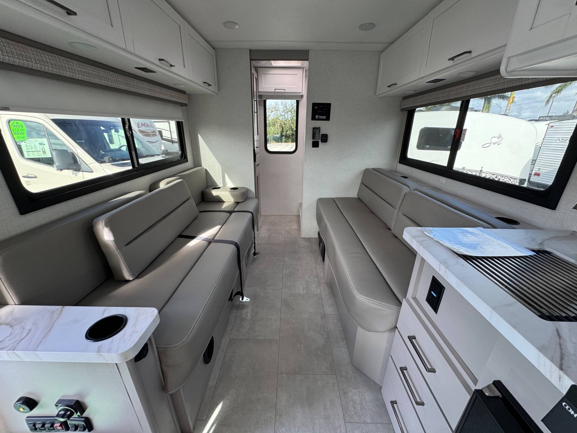 2026 Thor Motor Coach 2026 Thor Motor Coach Quantum - thumbnail 7