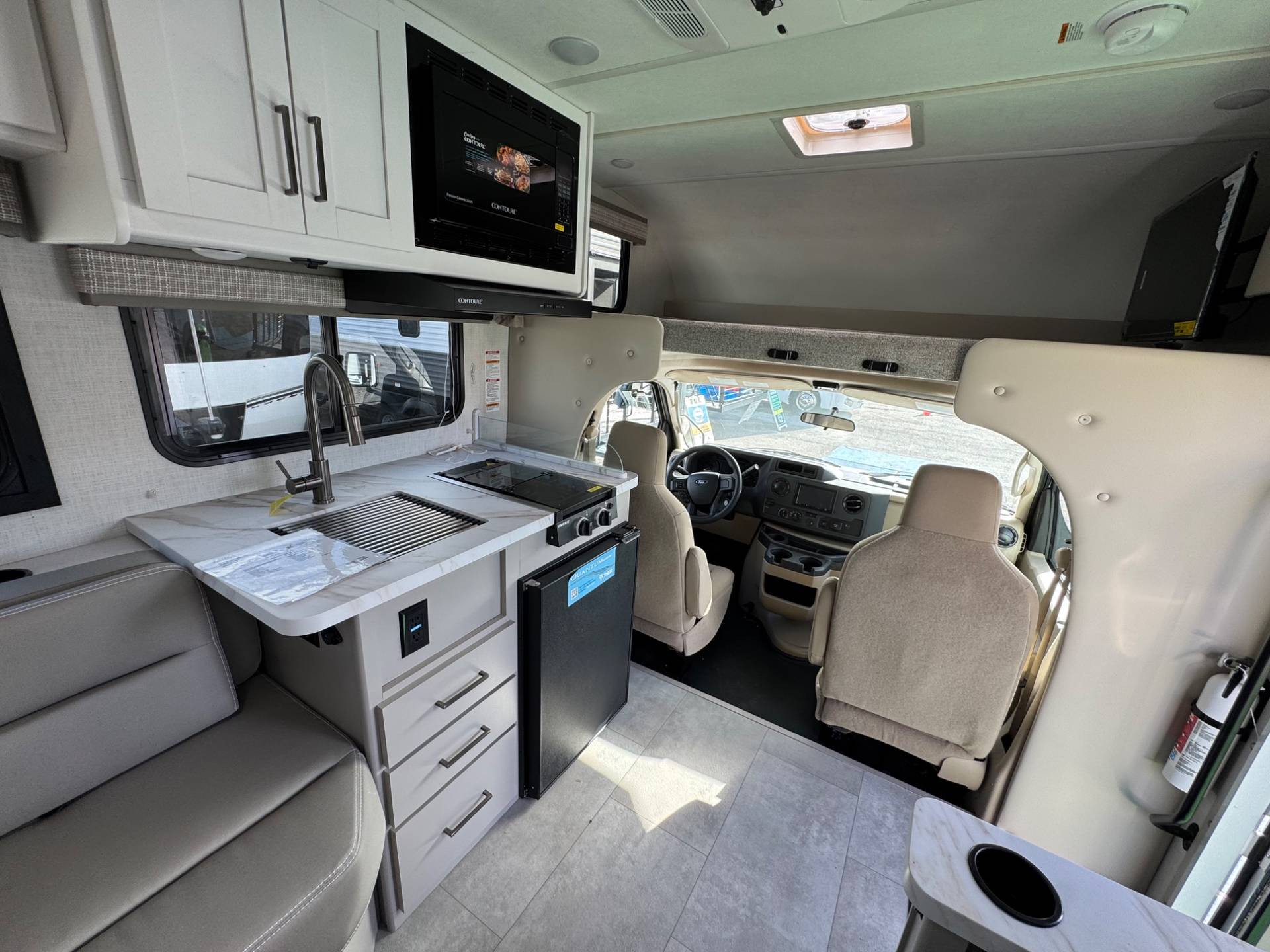 2026 Thor Motor Coach 2026 Thor Motor Coach Quantum - thumbnail 9