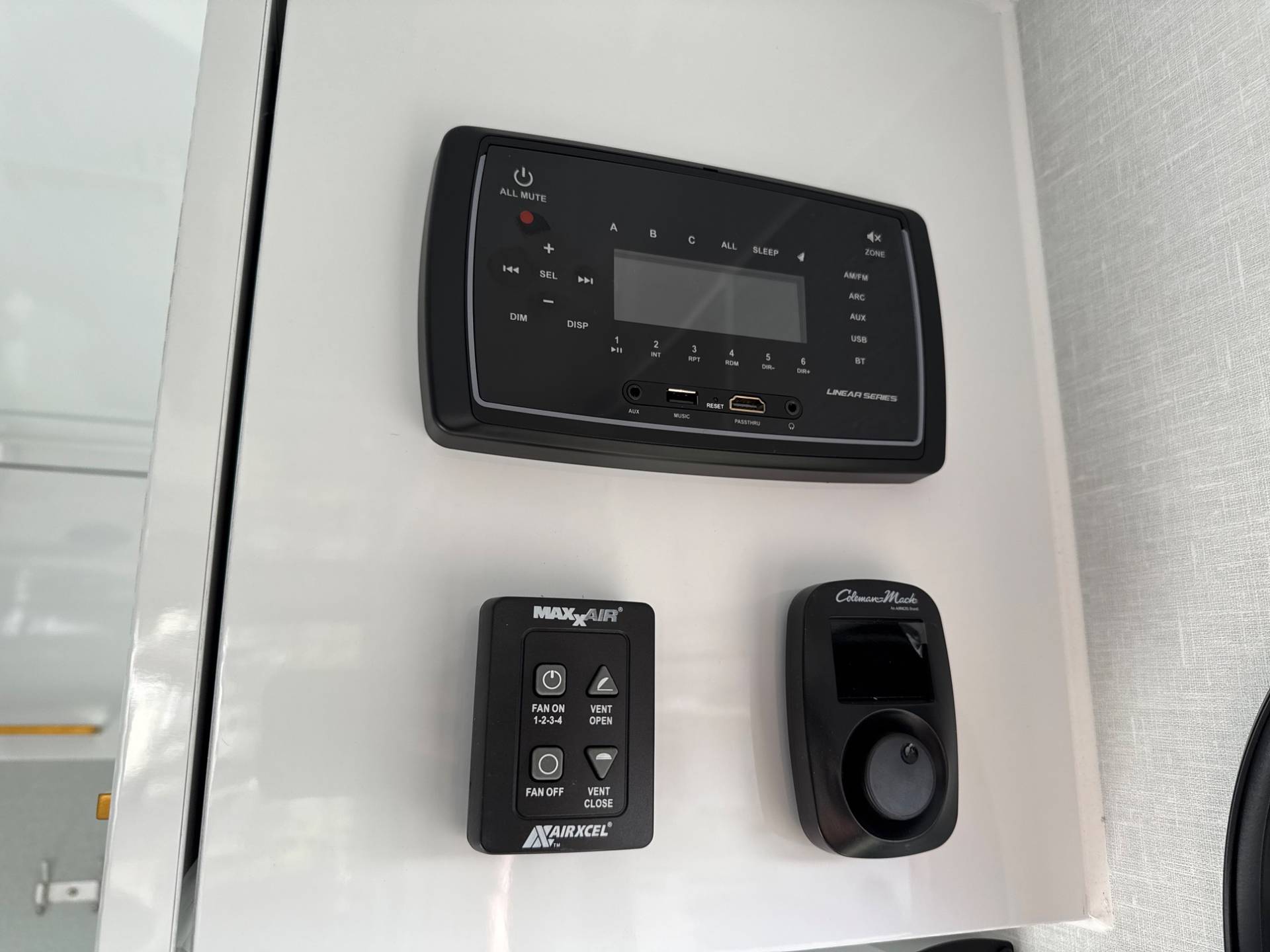 2026 inTech RV 2026 inTech RV Black Wing - thumbnail 16