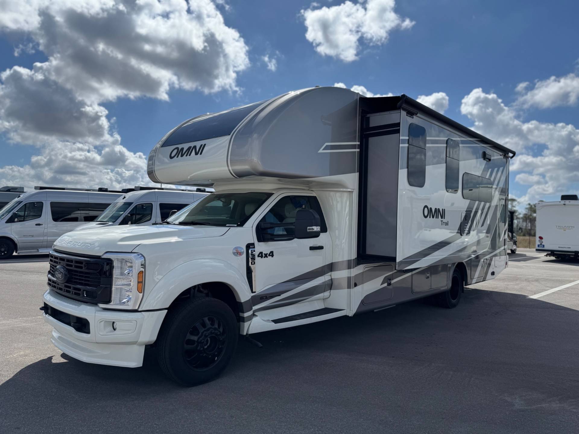 2026 Thor Motor Coach 2026 Thor Motor Coach Omni Trail - thumbnail 3