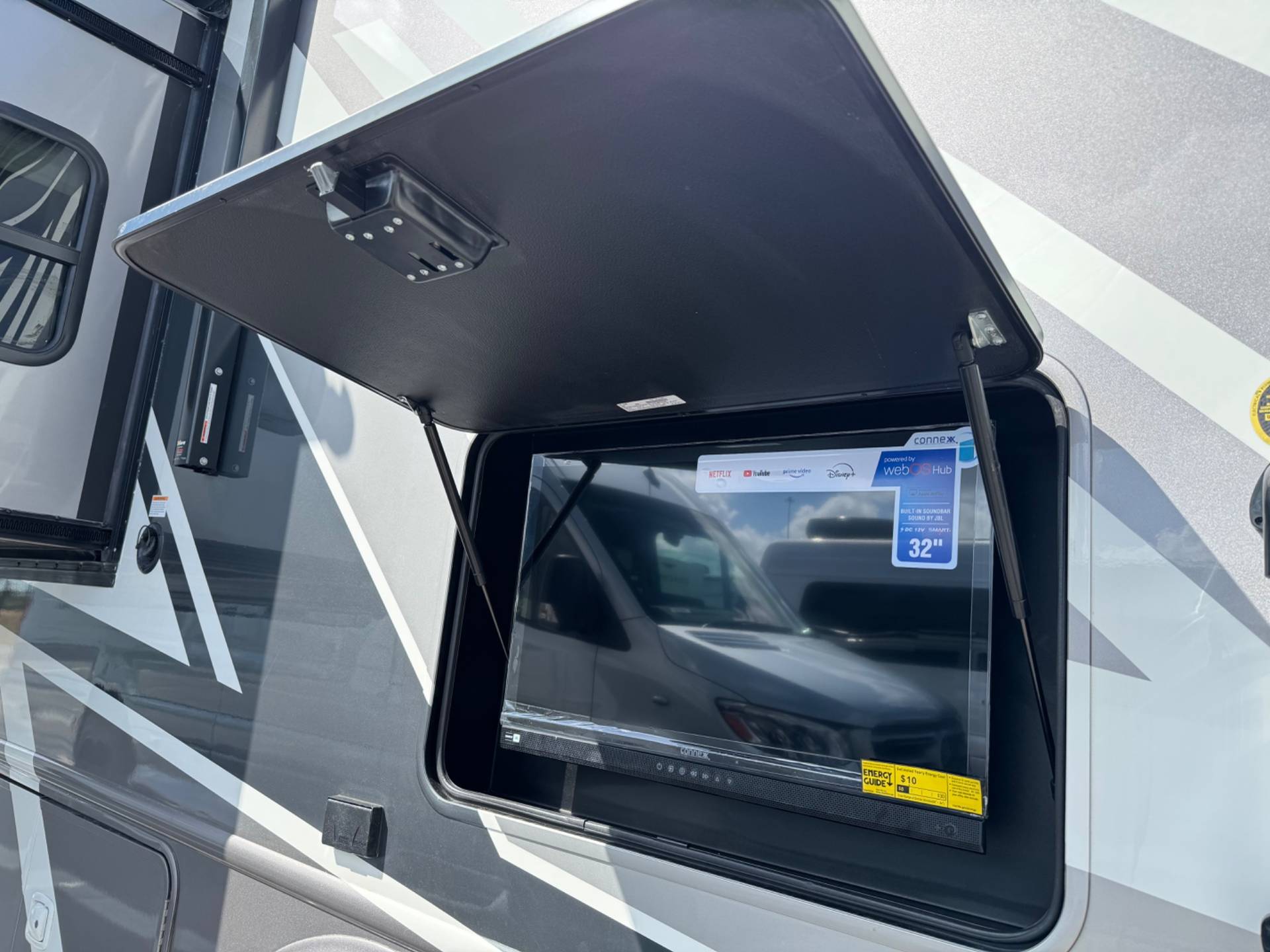 2026 Thor Motor Coach 2026 Thor Motor Coach Omni Trail - thumbnail 6