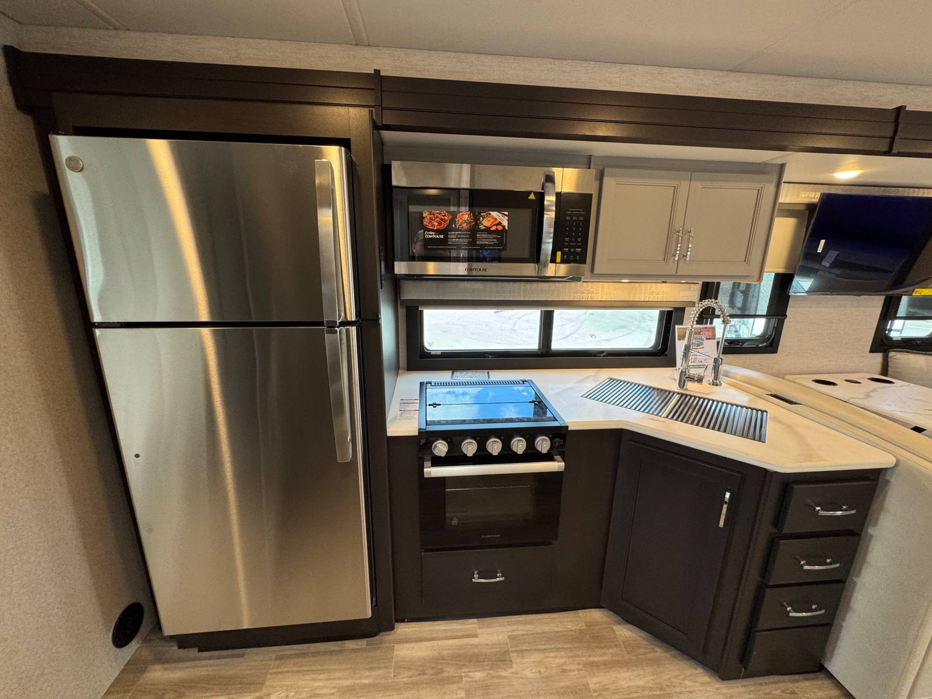 2026 Thor Motor Coach 2026 Thor Motor Coach Omni Trail - thumbnail 10