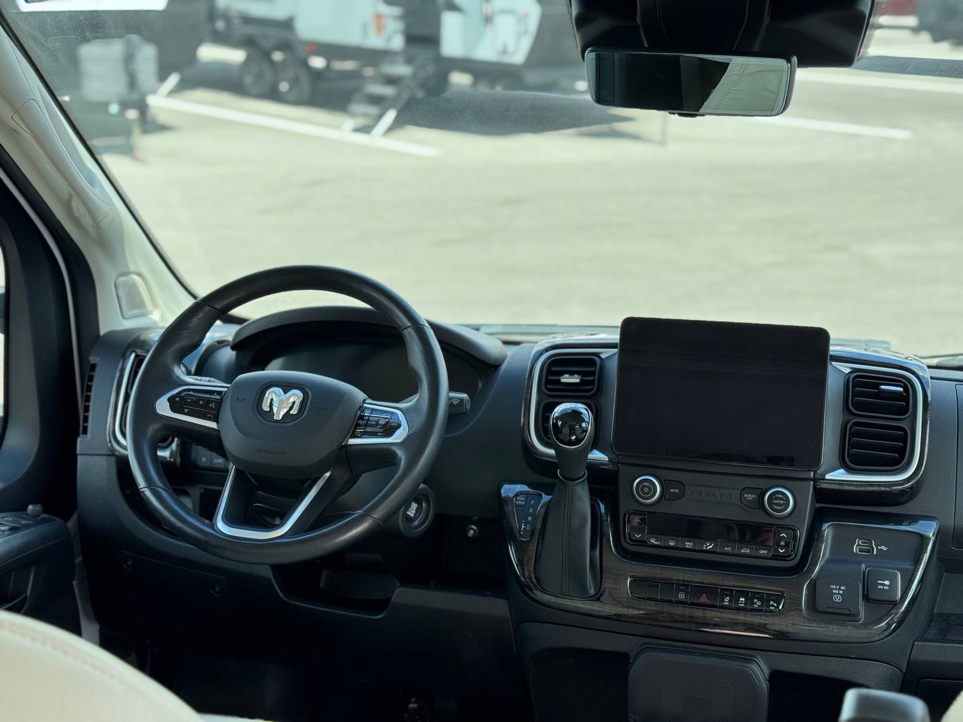 2025 Winnebago 2025 Winnebago Travato - thumbnail 6