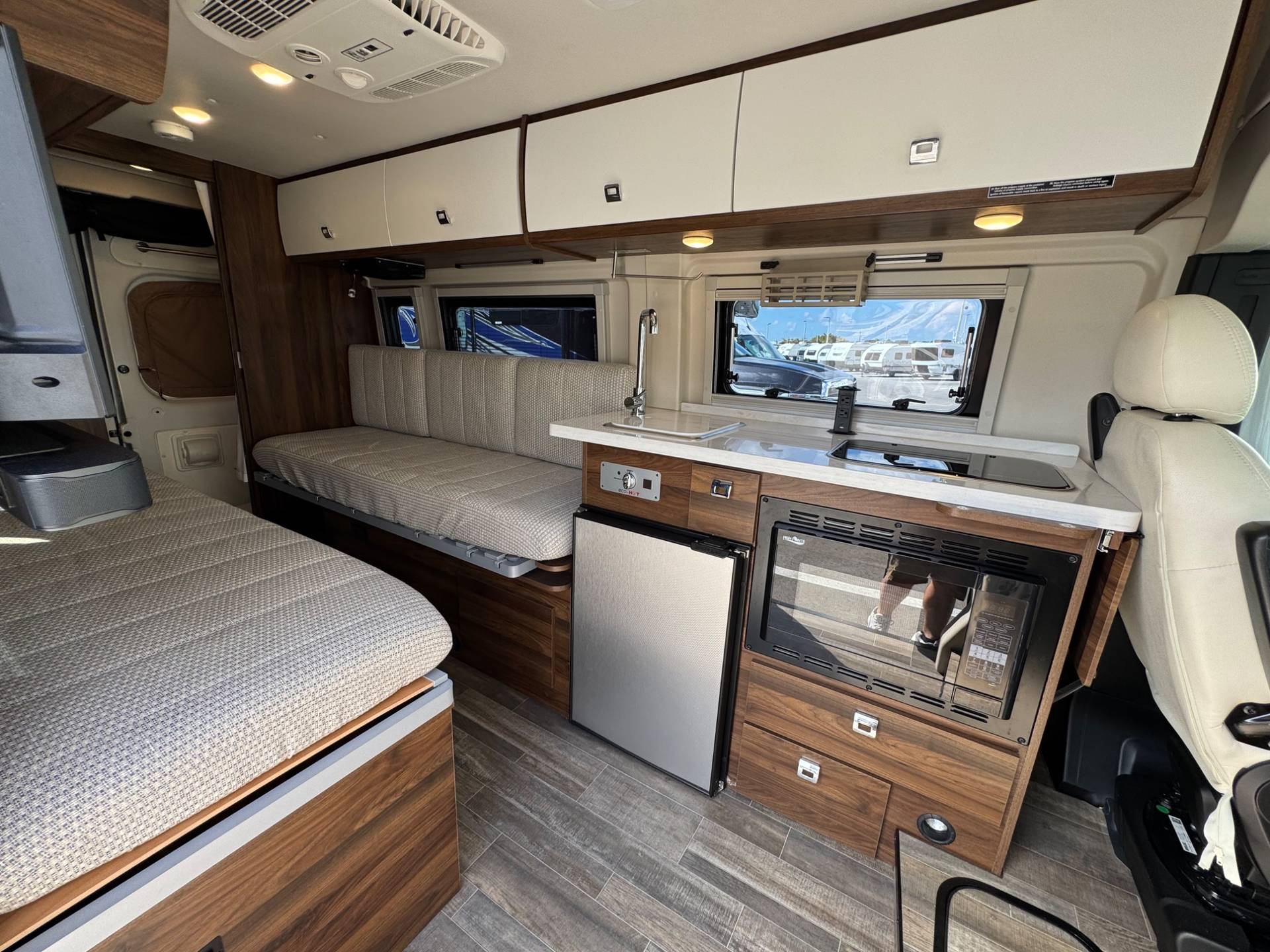 2025 Winnebago 2025 Winnebago Travato - thumbnail 9