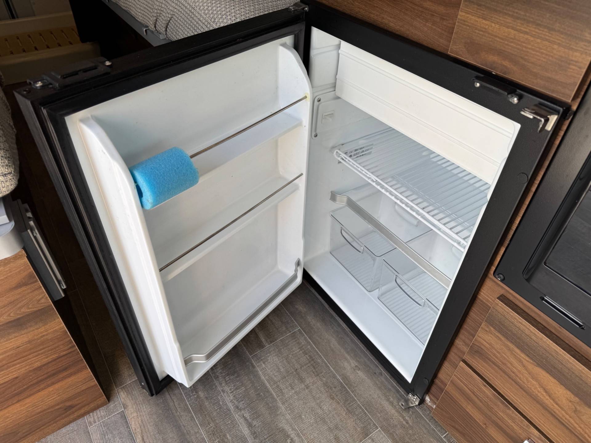 2025 Winnebago 2025 Winnebago Travato - thumbnail 14