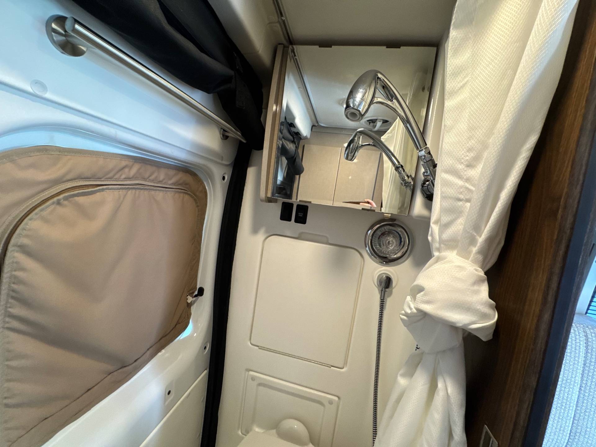 2025 Winnebago 2025 Winnebago Travato - thumbnail 19