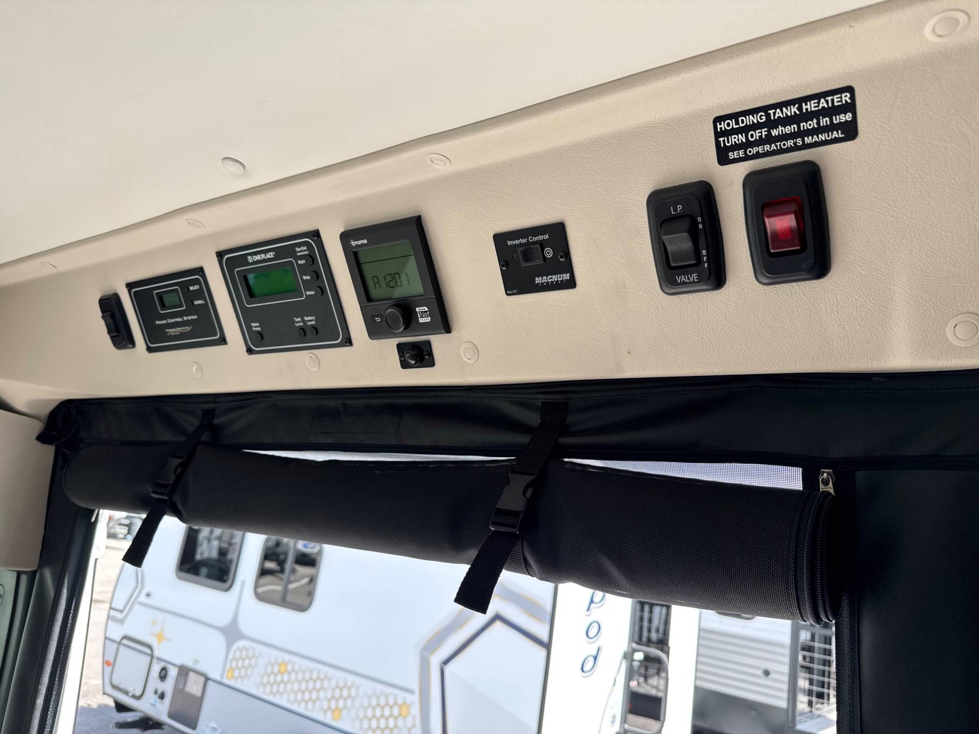 2025 Winnebago 2025 Winnebago Travato - thumbnail 20