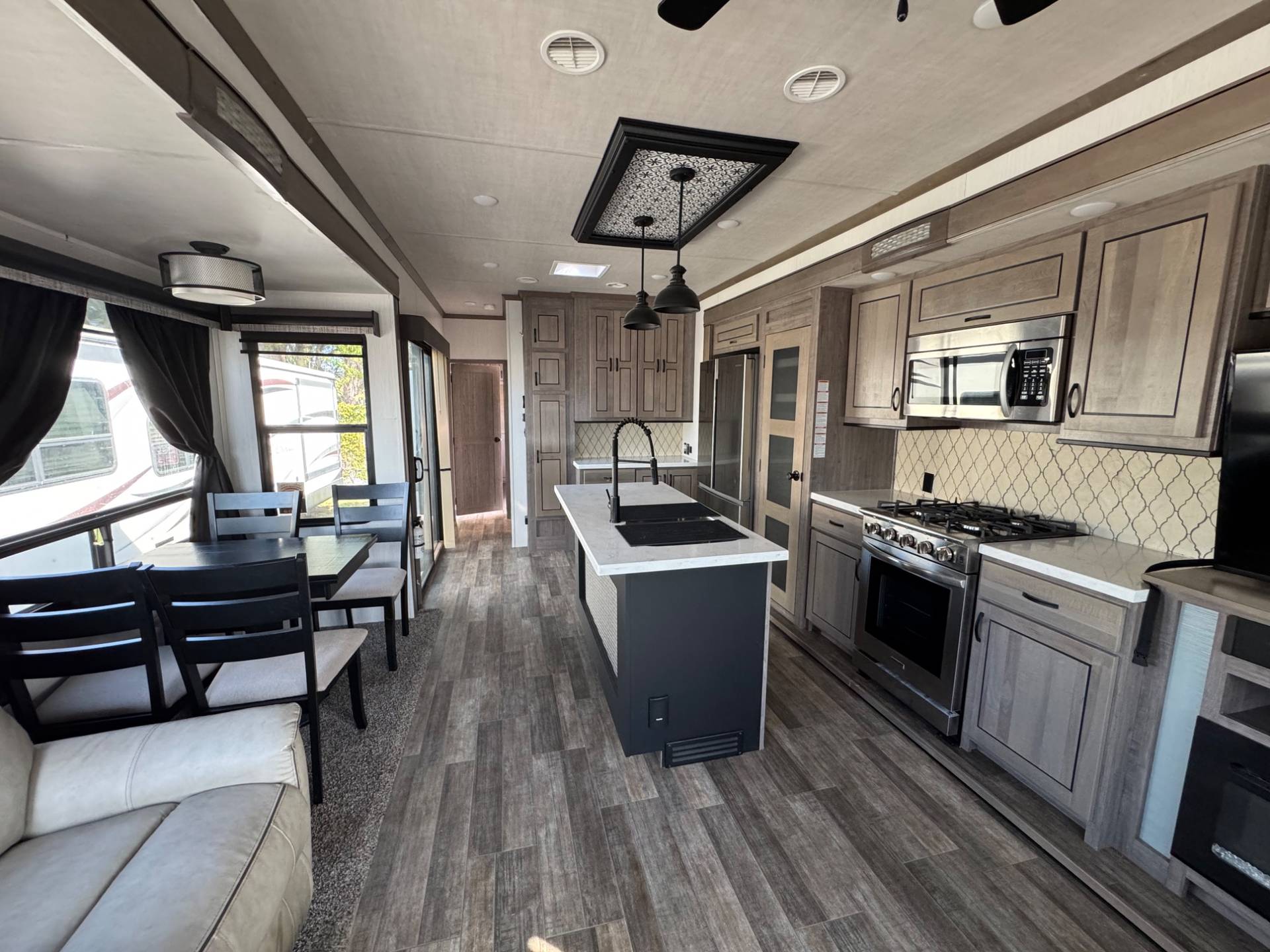 2021 Cedar Creek 2021 Cedar Creek FOREST RIVER - thumbnail 6