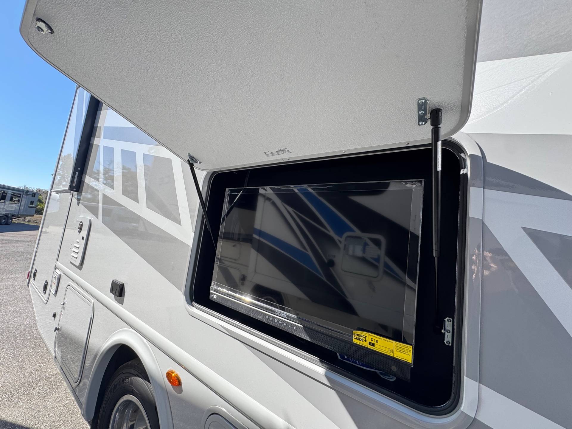 2026 Thor Motor Coach 2026 Thor Motor Coach Hurricane - thumbnail 7