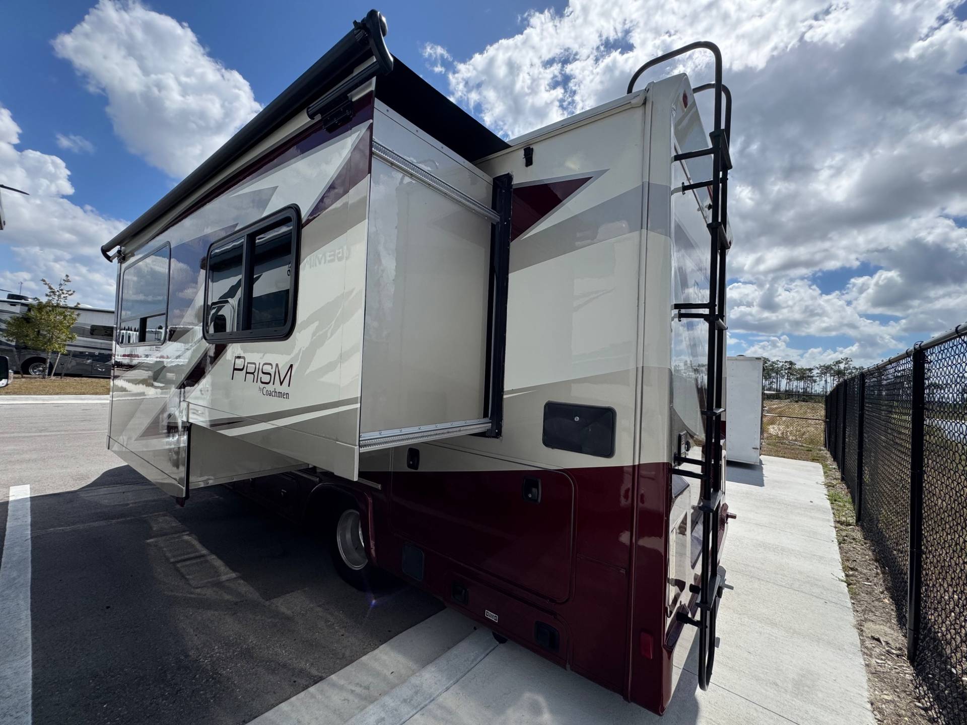 2021 Coachmen 2021 Coachmen Prism - thumbnail 3