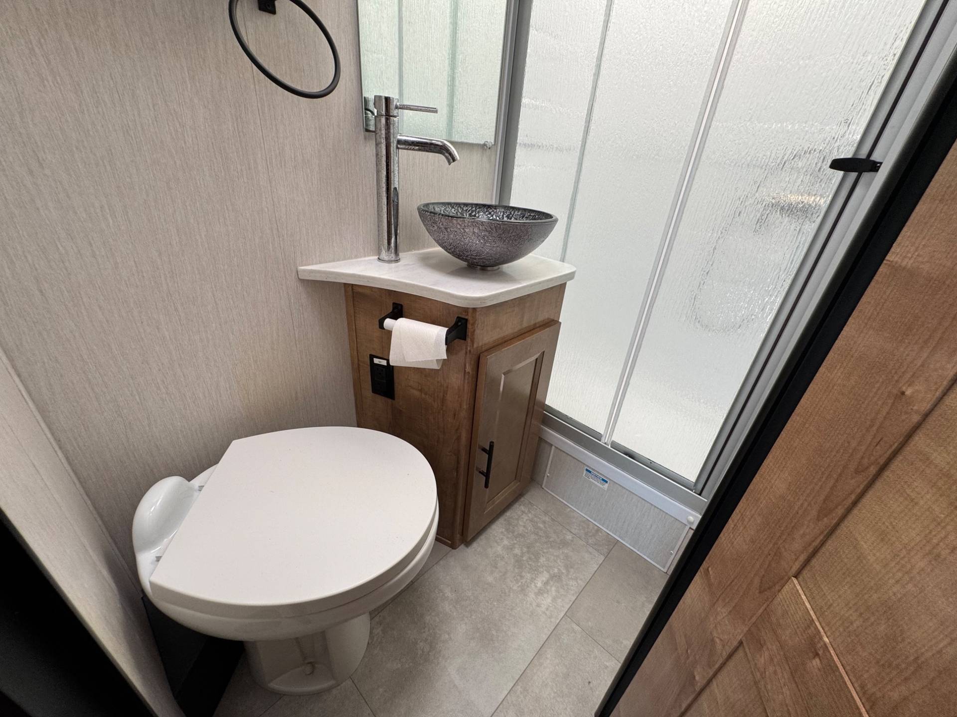 2021 Coachmen 2021 Coachmen Prism - thumbnail 18