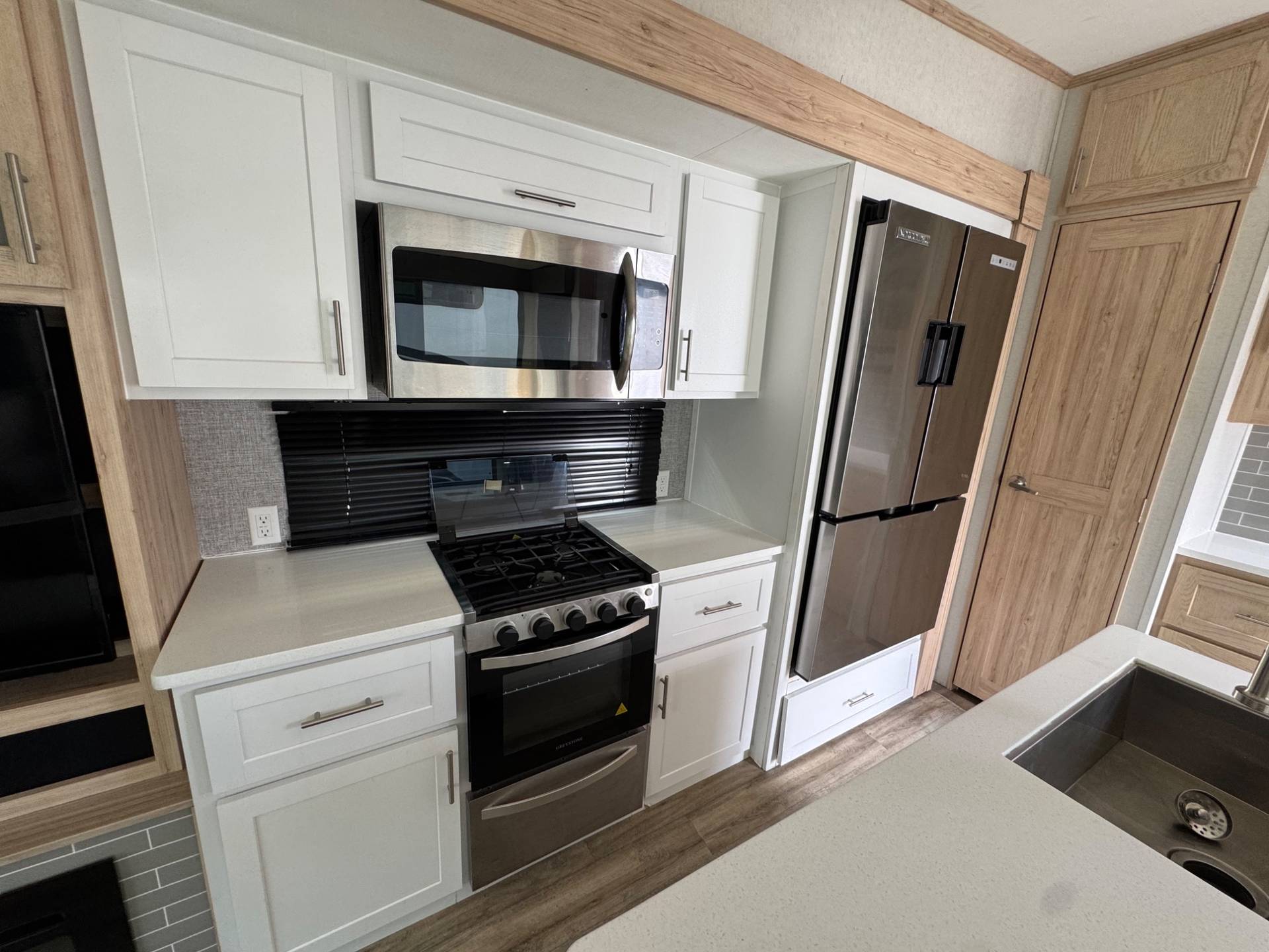 2022 Alliance RV 2022 Alliance RV Avenue - thumbnail 9