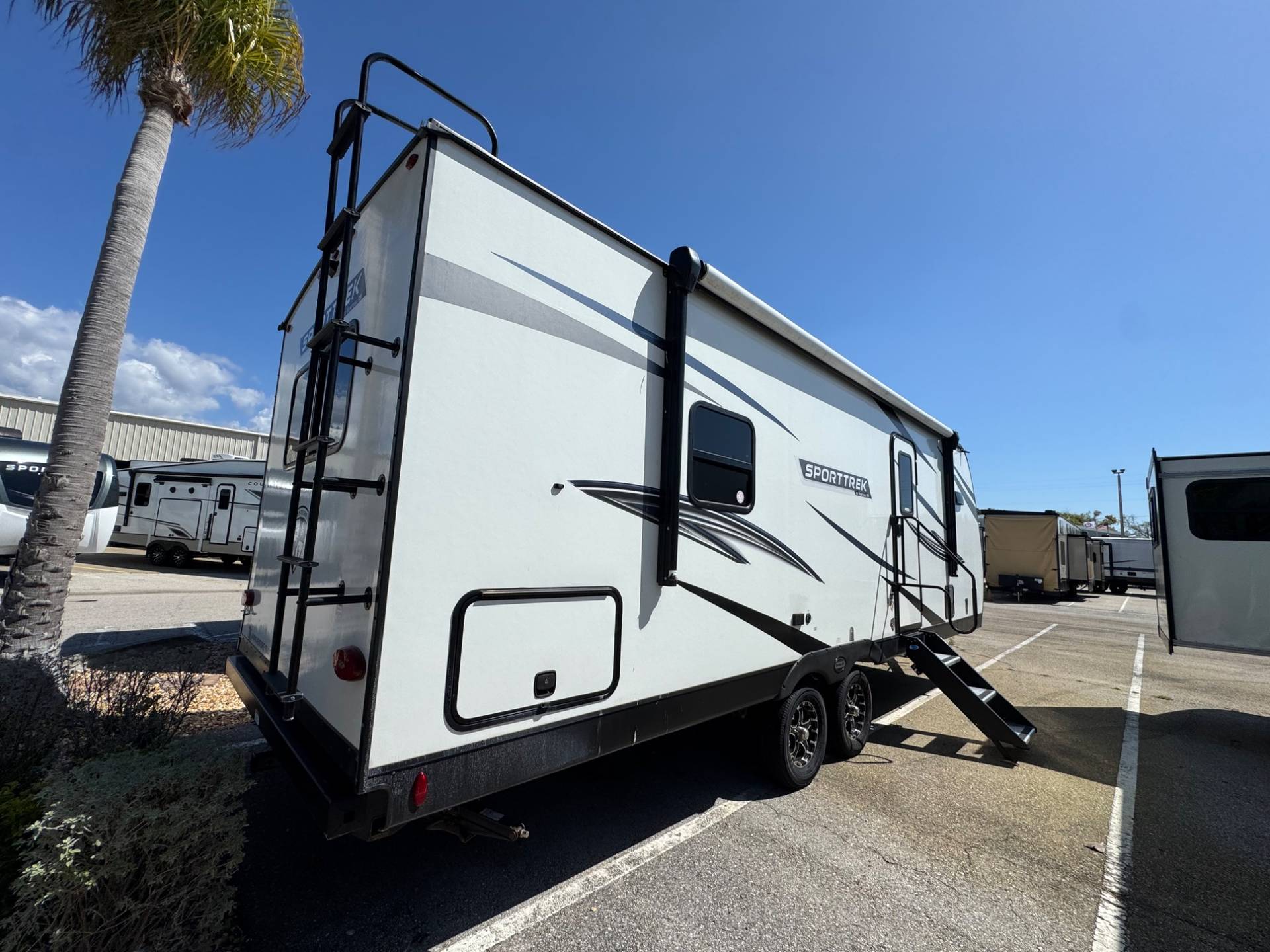 2024 Venture RV 2024 Venture RV SportTrek - thumbnail 4