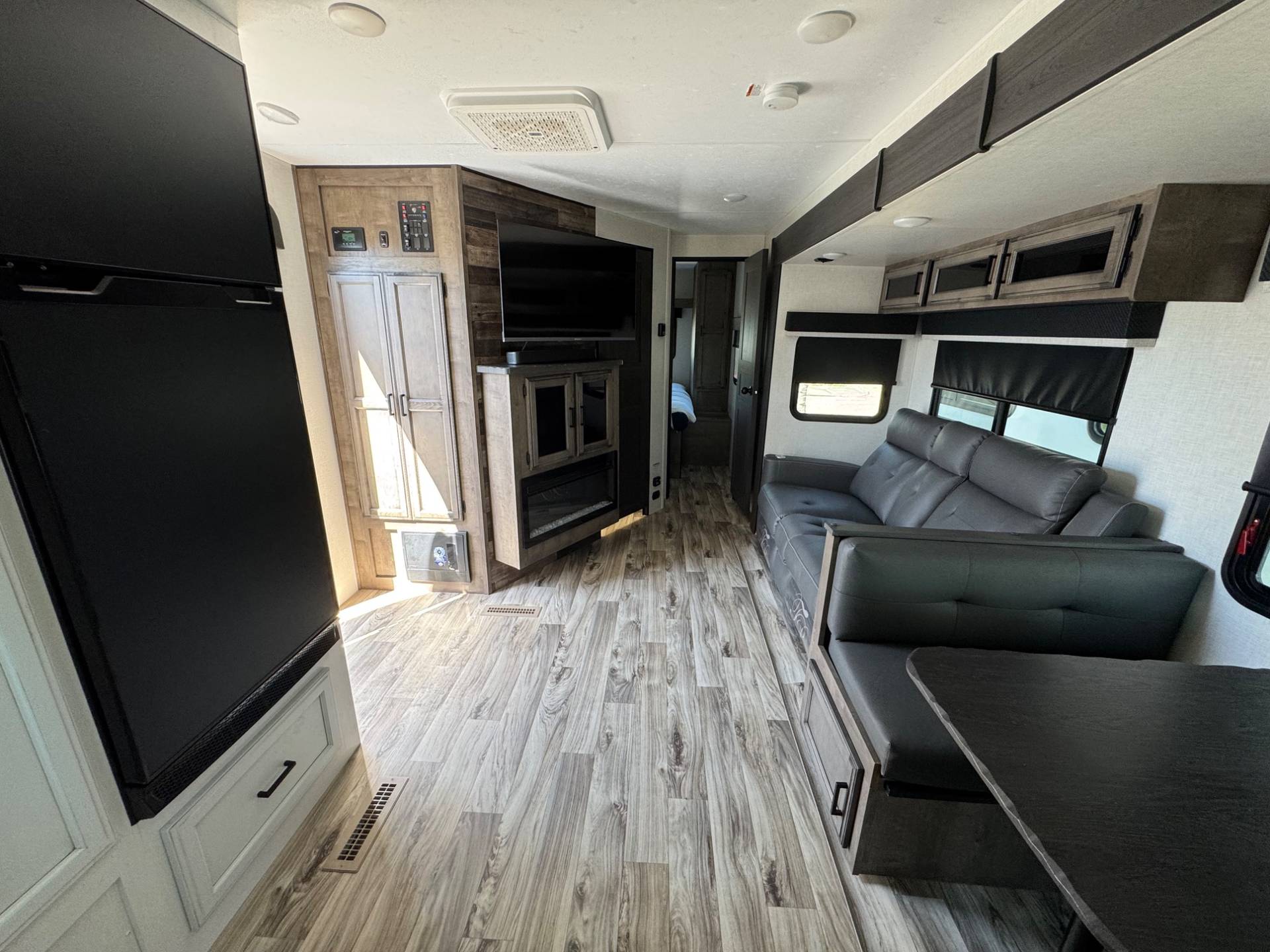 2024 Venture RV 2024 Venture RV SportTrek - thumbnail 6