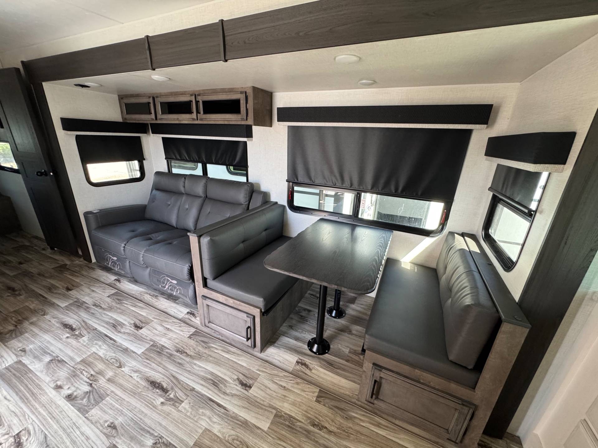 2024 Venture RV 2024 Venture RV SportTrek - thumbnail 12