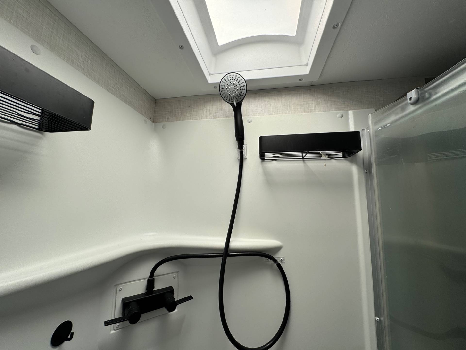 2024 Venture RV 2024 Venture RV SportTrek - thumbnail 18