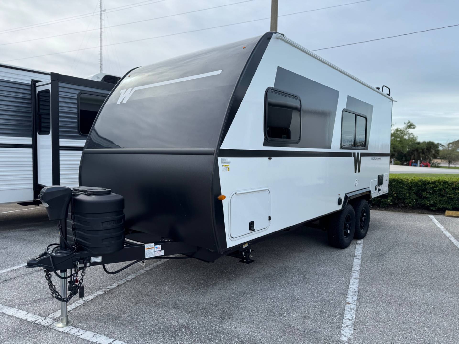 2026 Winnebago 2026 Winnebago Micro Minnie - thumbnail 2