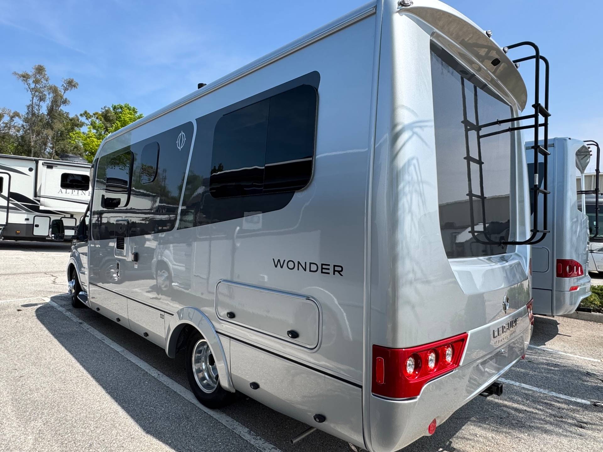 2026 Leisure Travel Vans 2026 Leisure Travel Vans Wonder - thumbnail 4